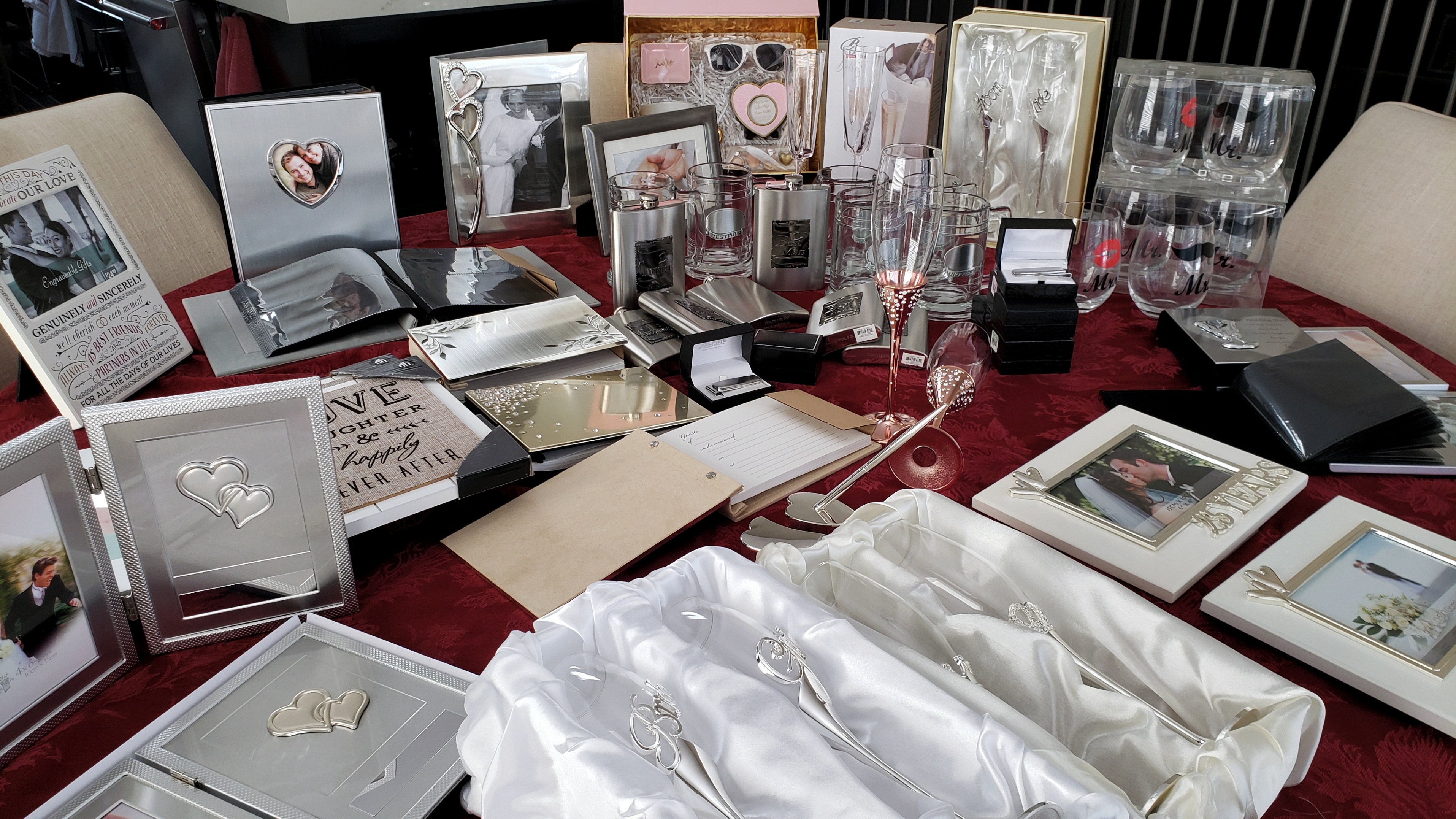 💍 HUGE WEDDING & GIFT CLEAROUT: ALL BRAND NEW 50–80% OFF! 💍