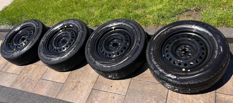 4 OEM HONDA CRV All-Season Tires with Steel Rims – 235/65R17 - photo 5