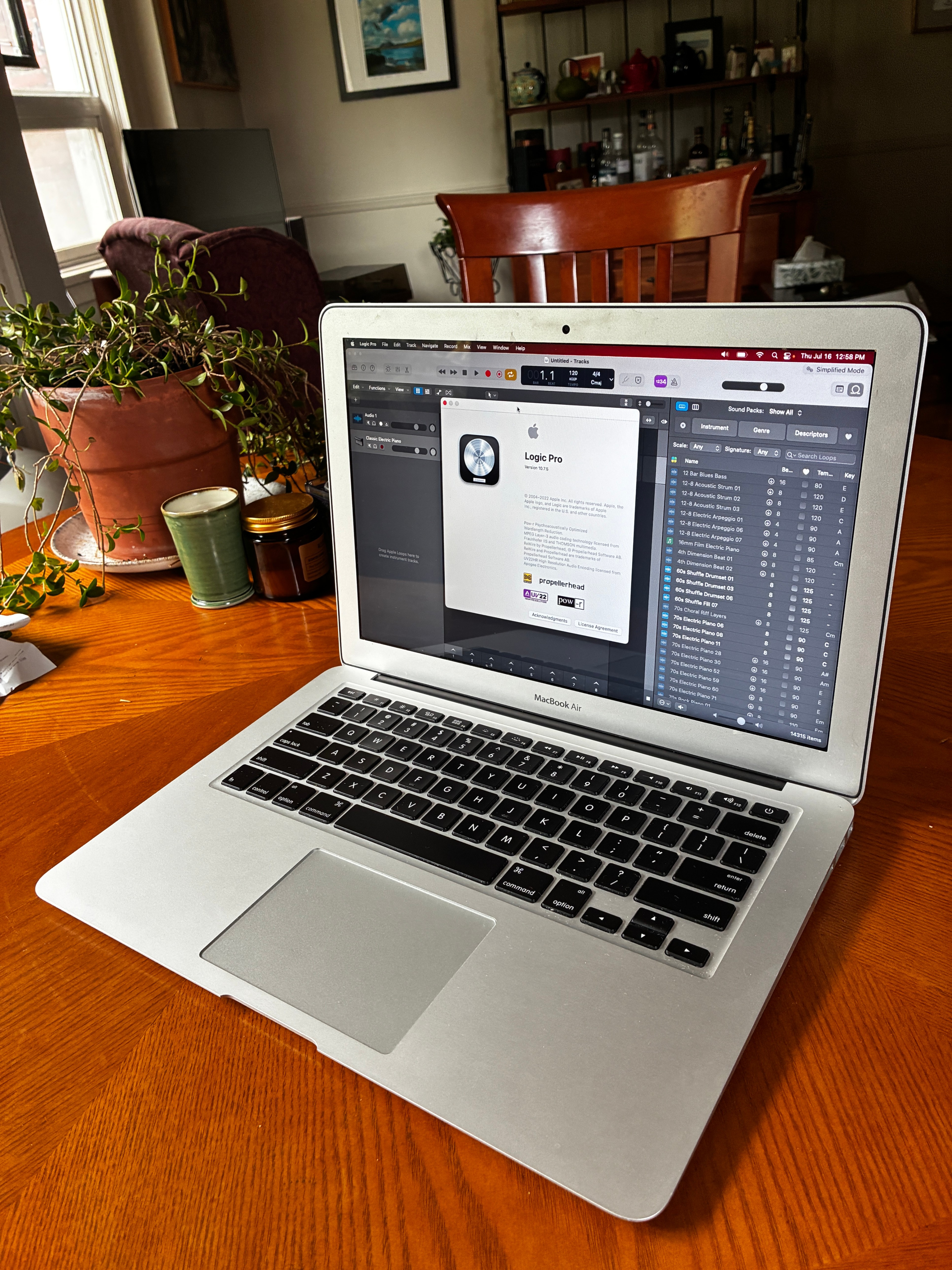 Apple Macbook Air 13" PRISTINE AND CHEAP!! - photo 3