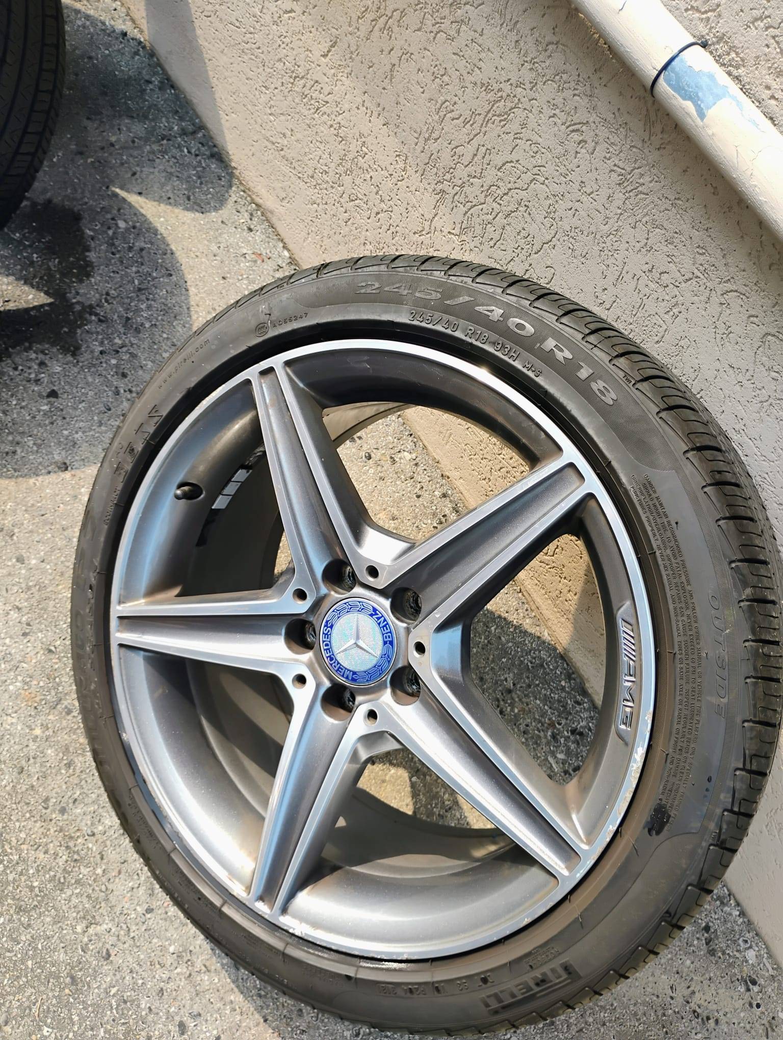 Set of 3 - Mercedes 5 Star AMG Aluminum 18" Rims - photo 5