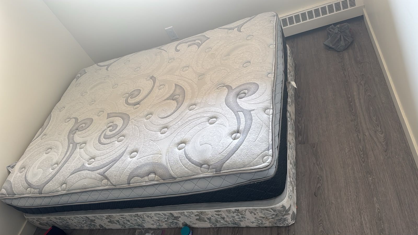 Double bed Mattress + boxe