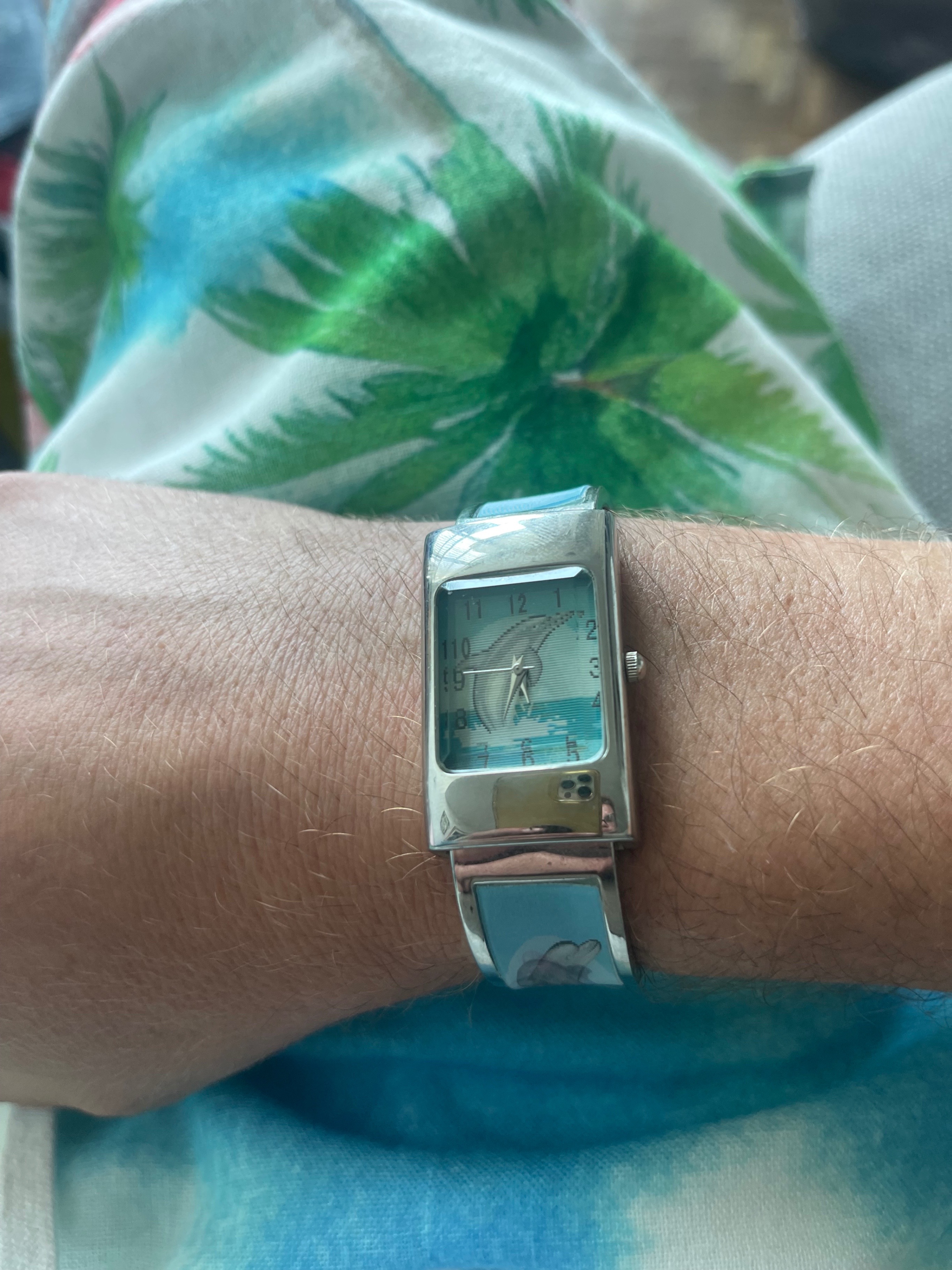 Vintage Y2K 3D Hologram Dolphin Bangle Watch (Needs Battery) - photo 2