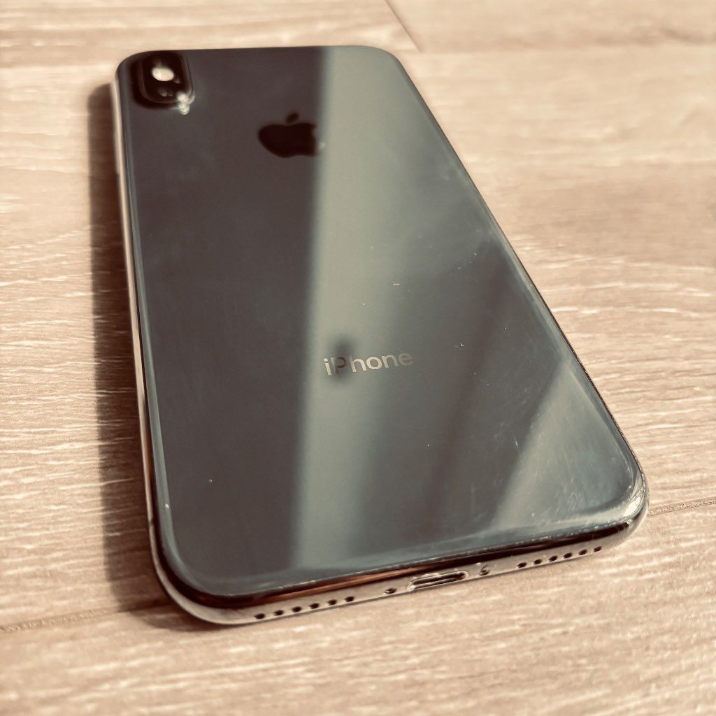 iPhone X - photo 3