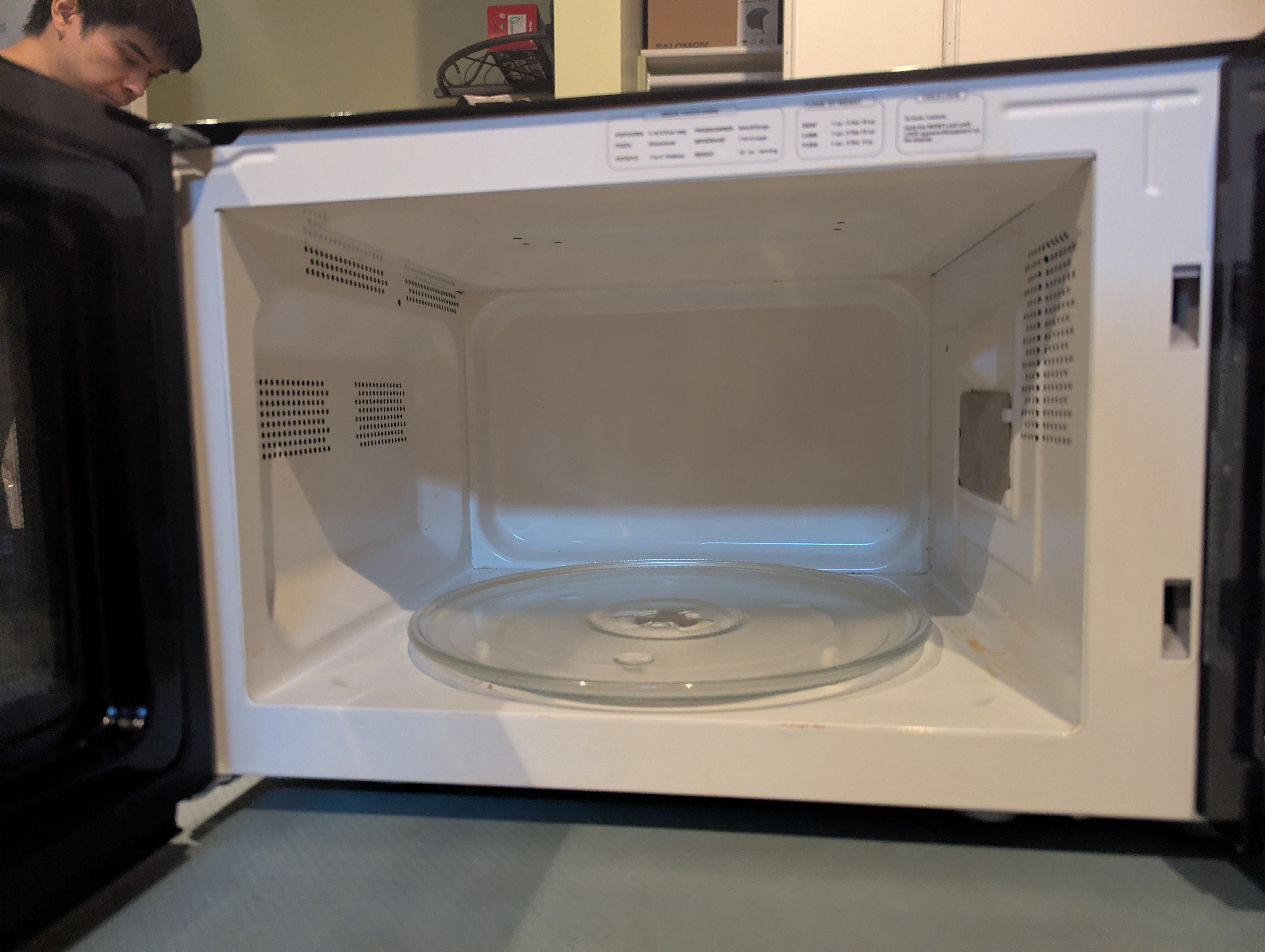 RCA Microwave - photo 2