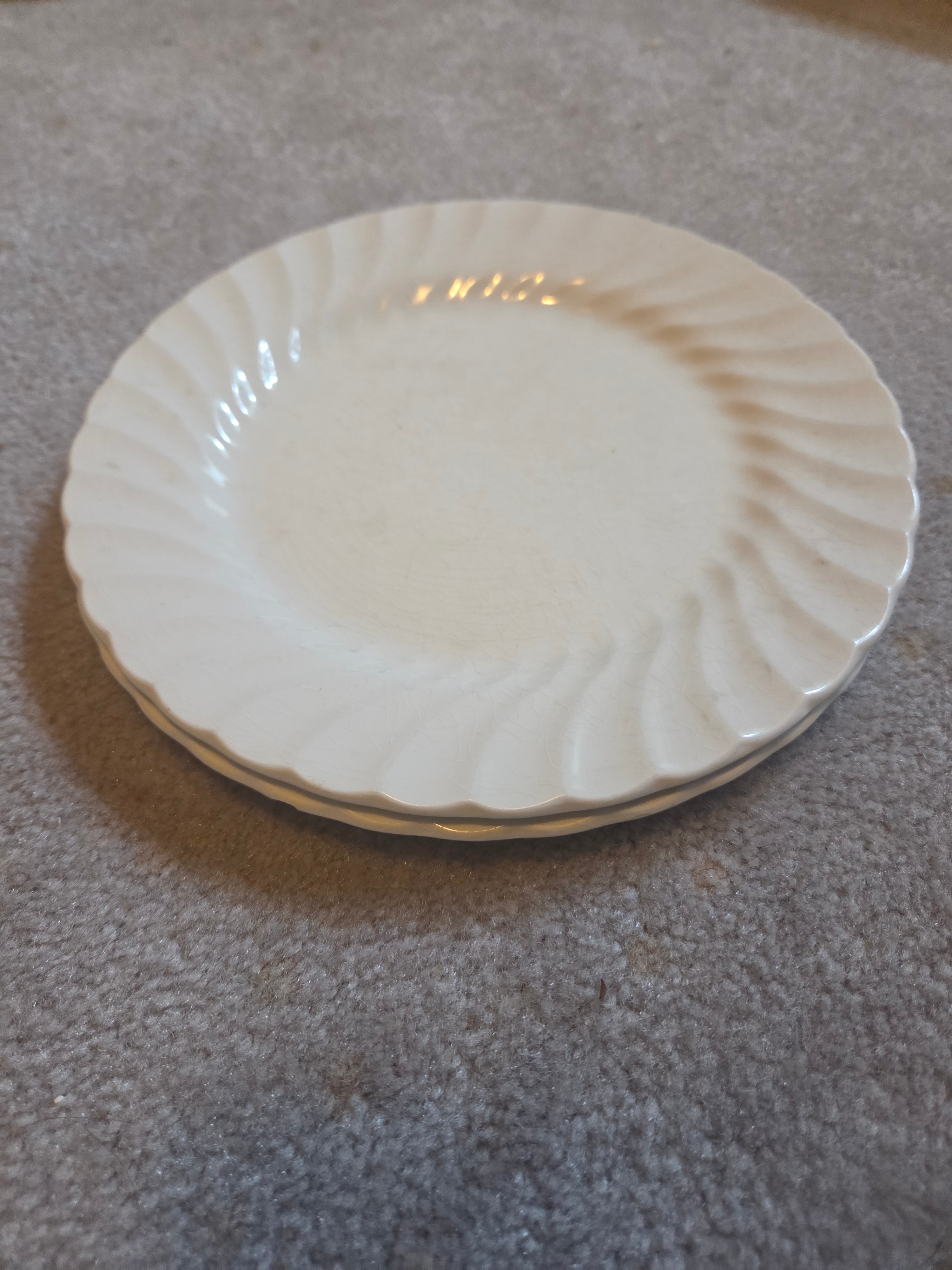 4pc Vintage Johnson Bros England "Athena" Ribbed Luncheon Plates - photo 3