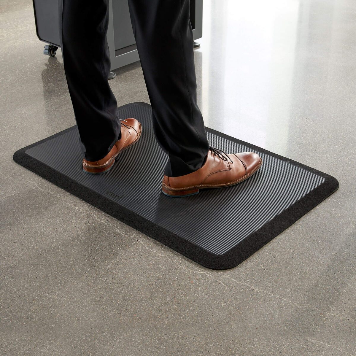 Vari Anti-Fatigue Standing Mat 36" × 24", Brand New - photo 2