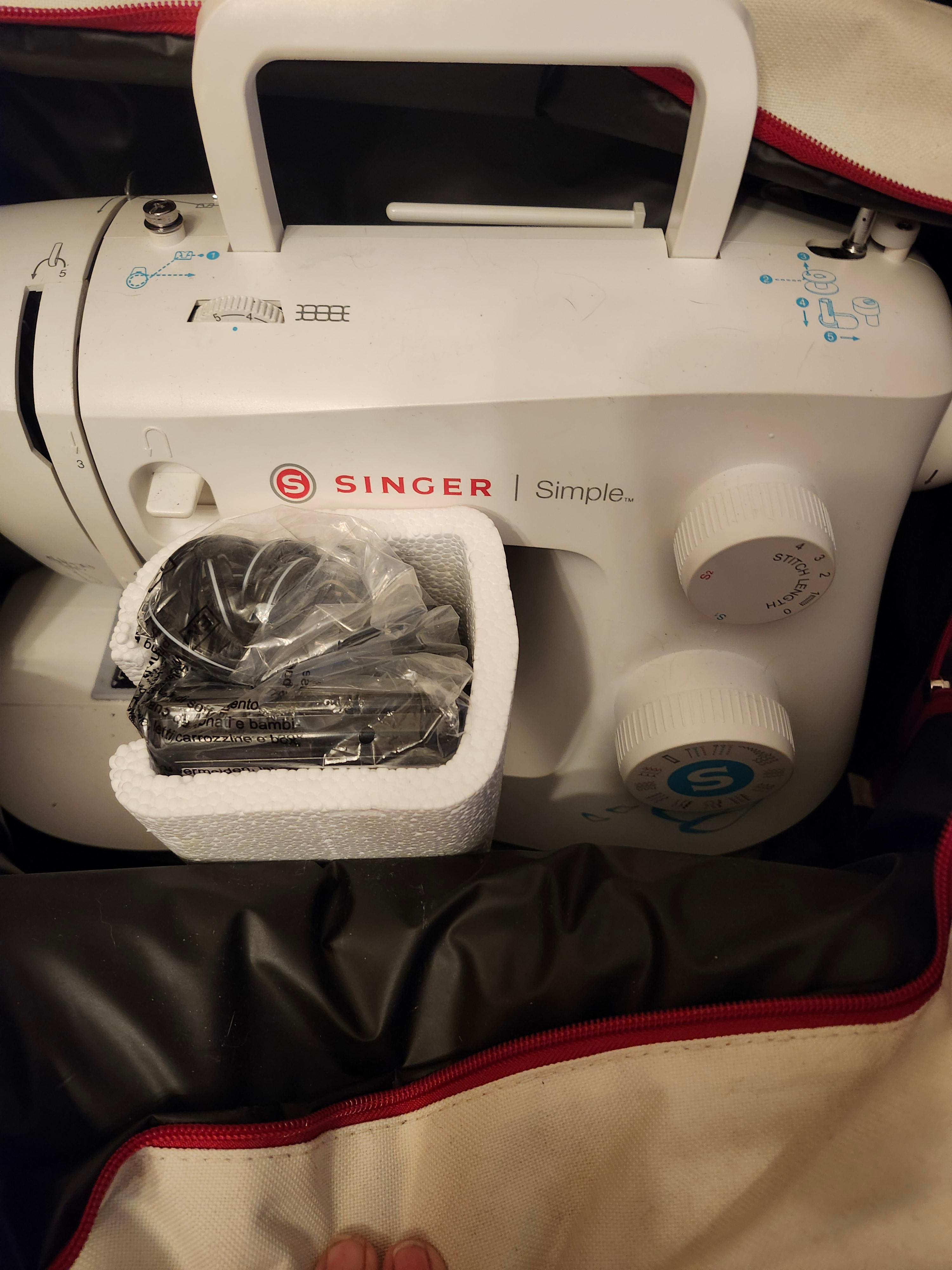 Brand NEW Singer Sewing Machine (Table-Top) - photo 2
