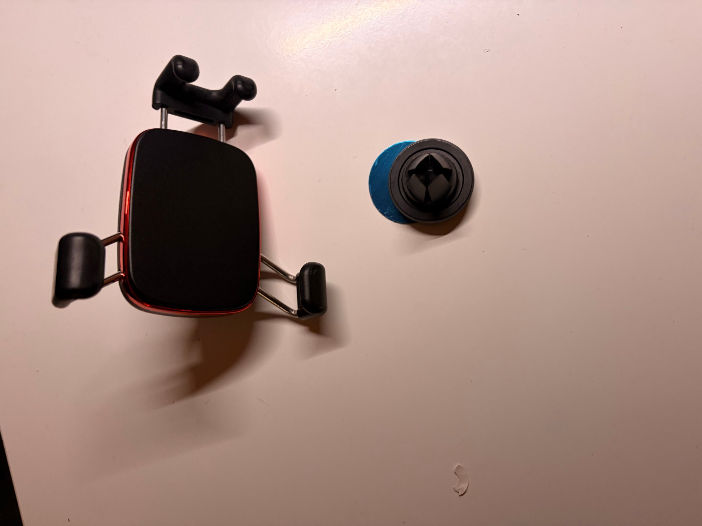 Car phone mount lot - gravity vent clip + magnetic mount - photo 5