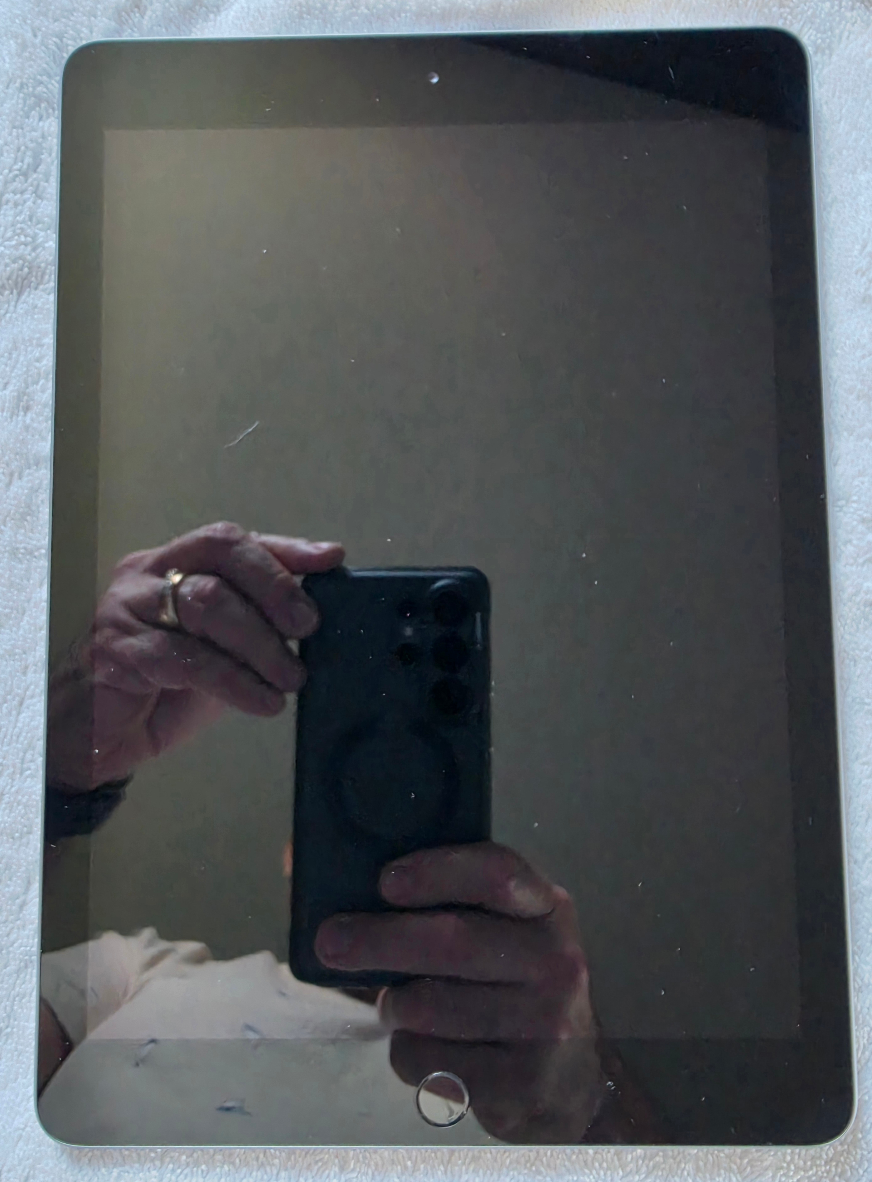 iPad 6th Gen 9.7" 32GB WiFi 98% Battery Health 33 Charge Cycles - photo 2