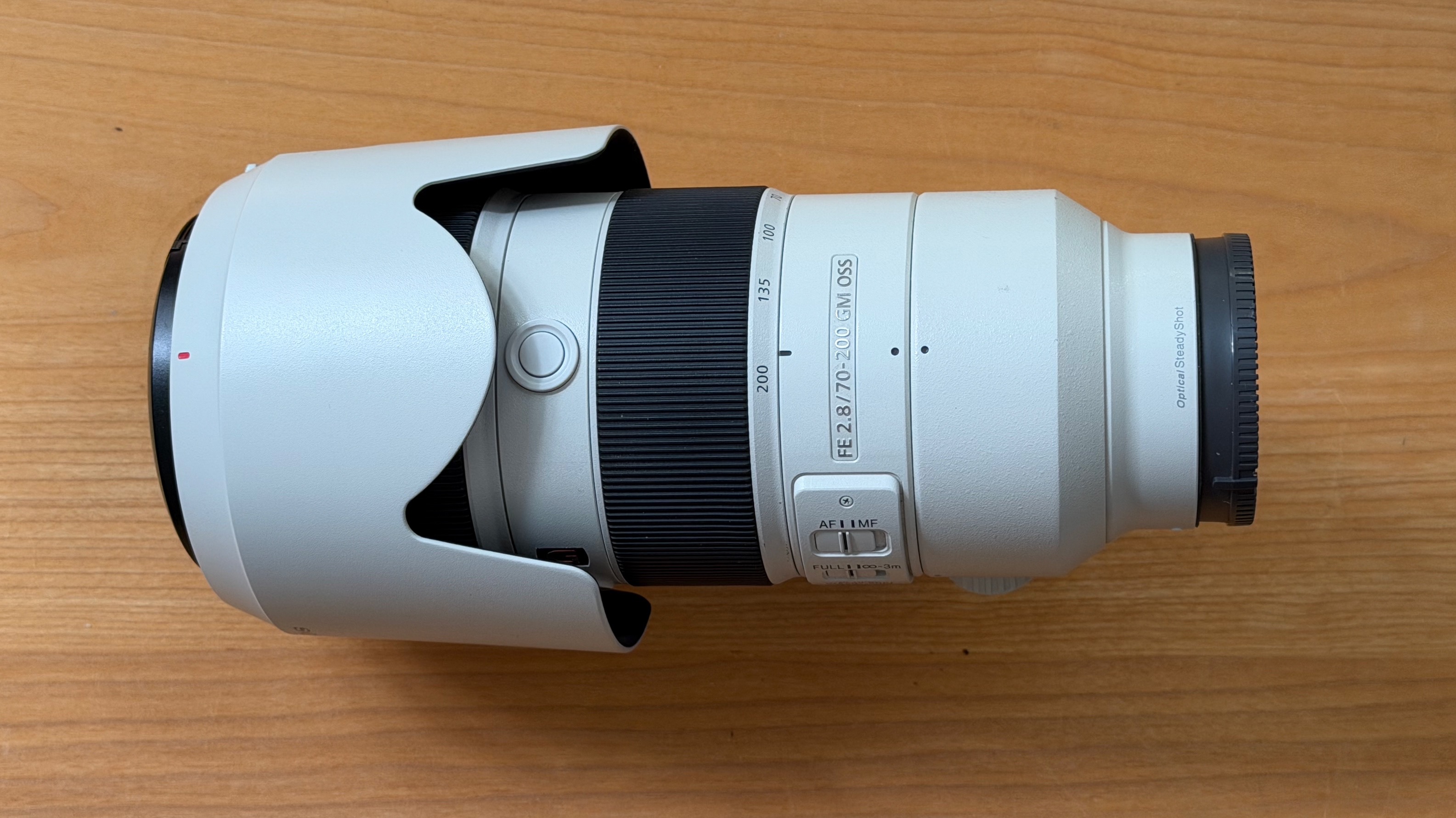 Sony G-Master 70-200 Zoom Telephoto Lens - photo 2