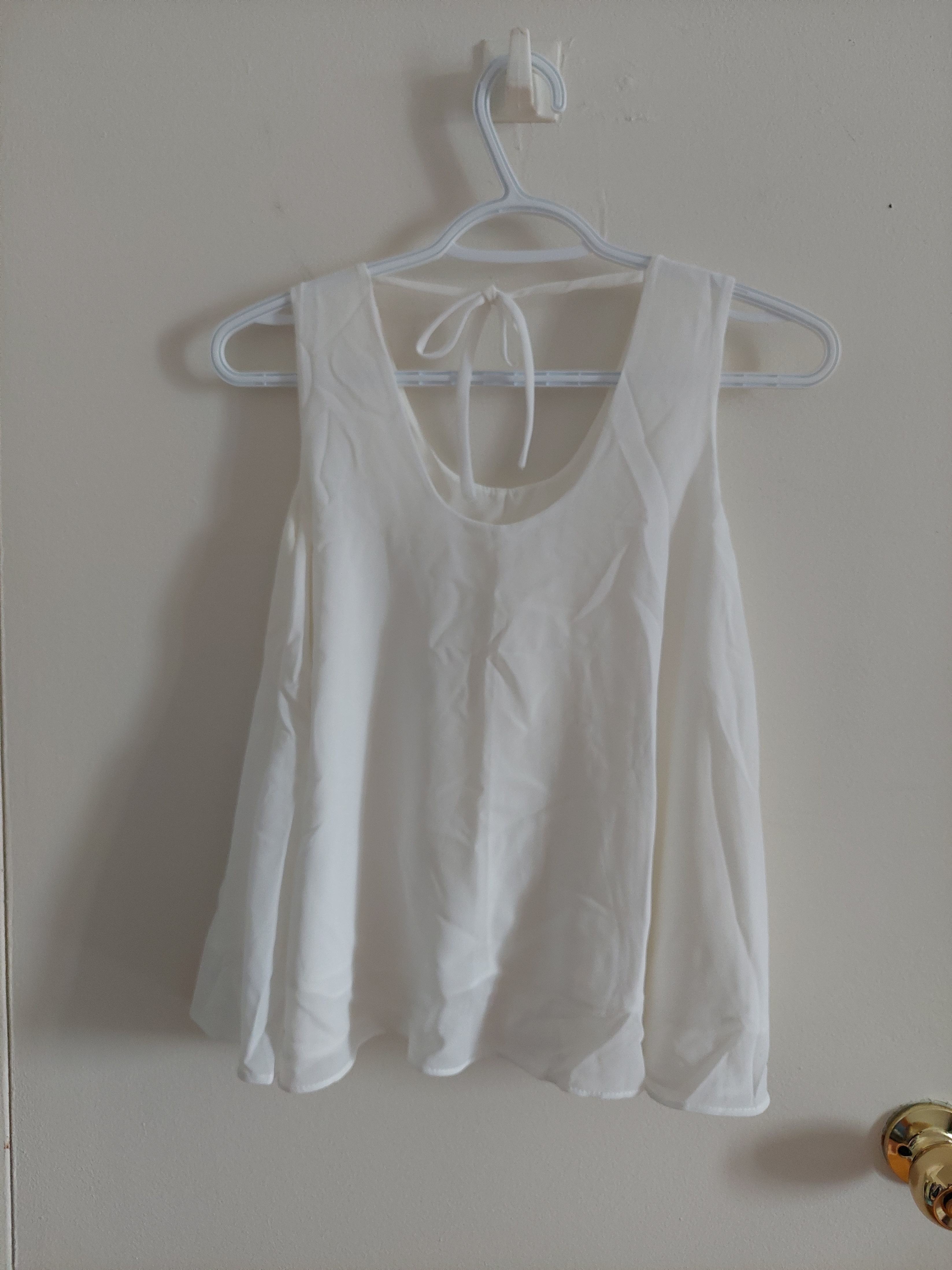 Cute Cropped Flowy Sheer White Summer Tank Top - photo 3