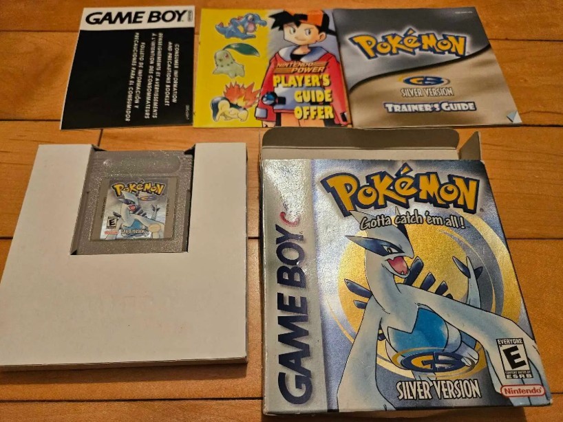Pokémon Silver Version (Game Boy Color) – Complete in Box (CIB)