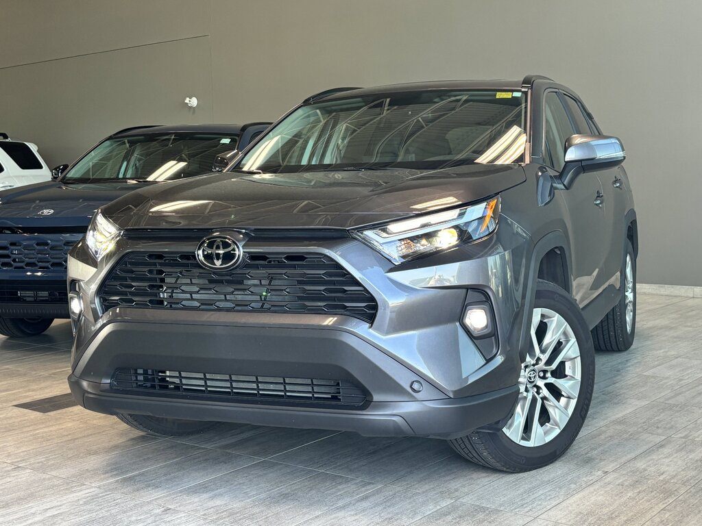 2025 Toyota RAV4 - photo 3