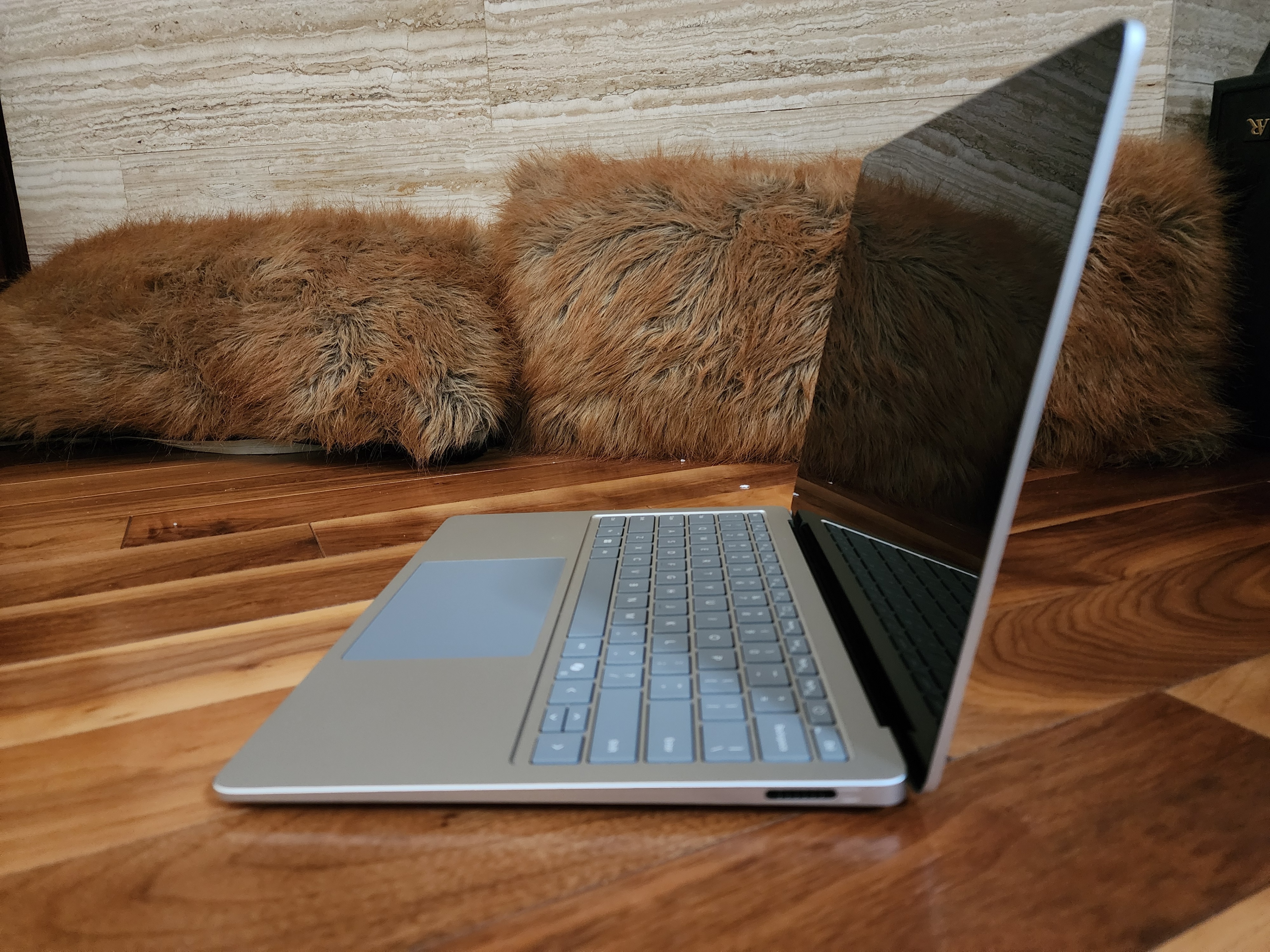 Surface Laptop 7 (Snapdragon X Plus, 16GB RAM, 256GB SSD) - photo 2
