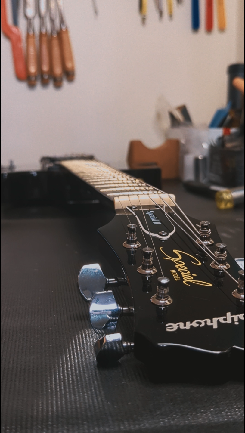 Epiphone Special II Electric Guitar - photo 2