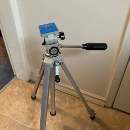 Vivitar 2220 tripod