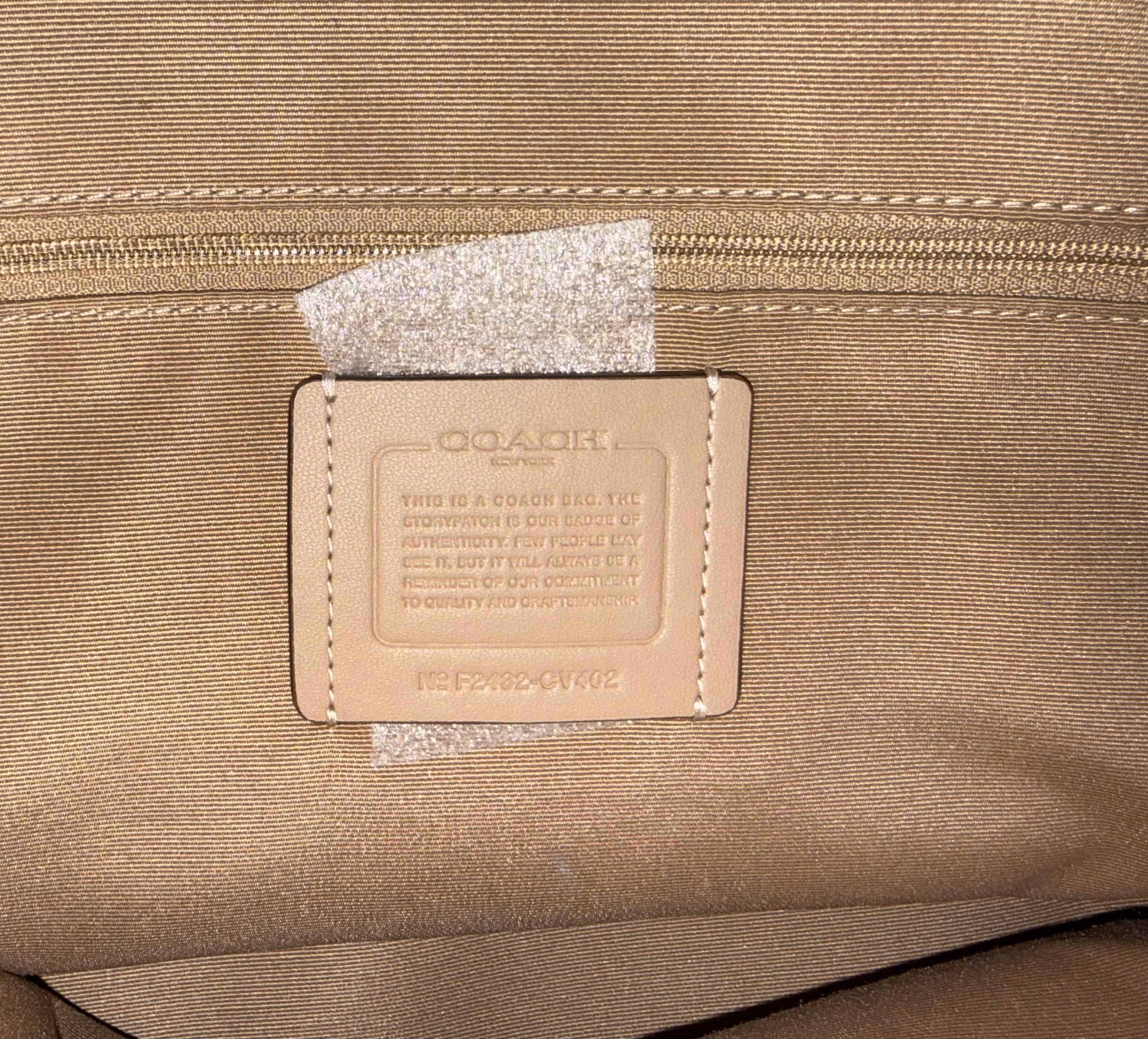 Coach Gallery Tote Bag – Chalk Leather – Excellent Condition - photo 5