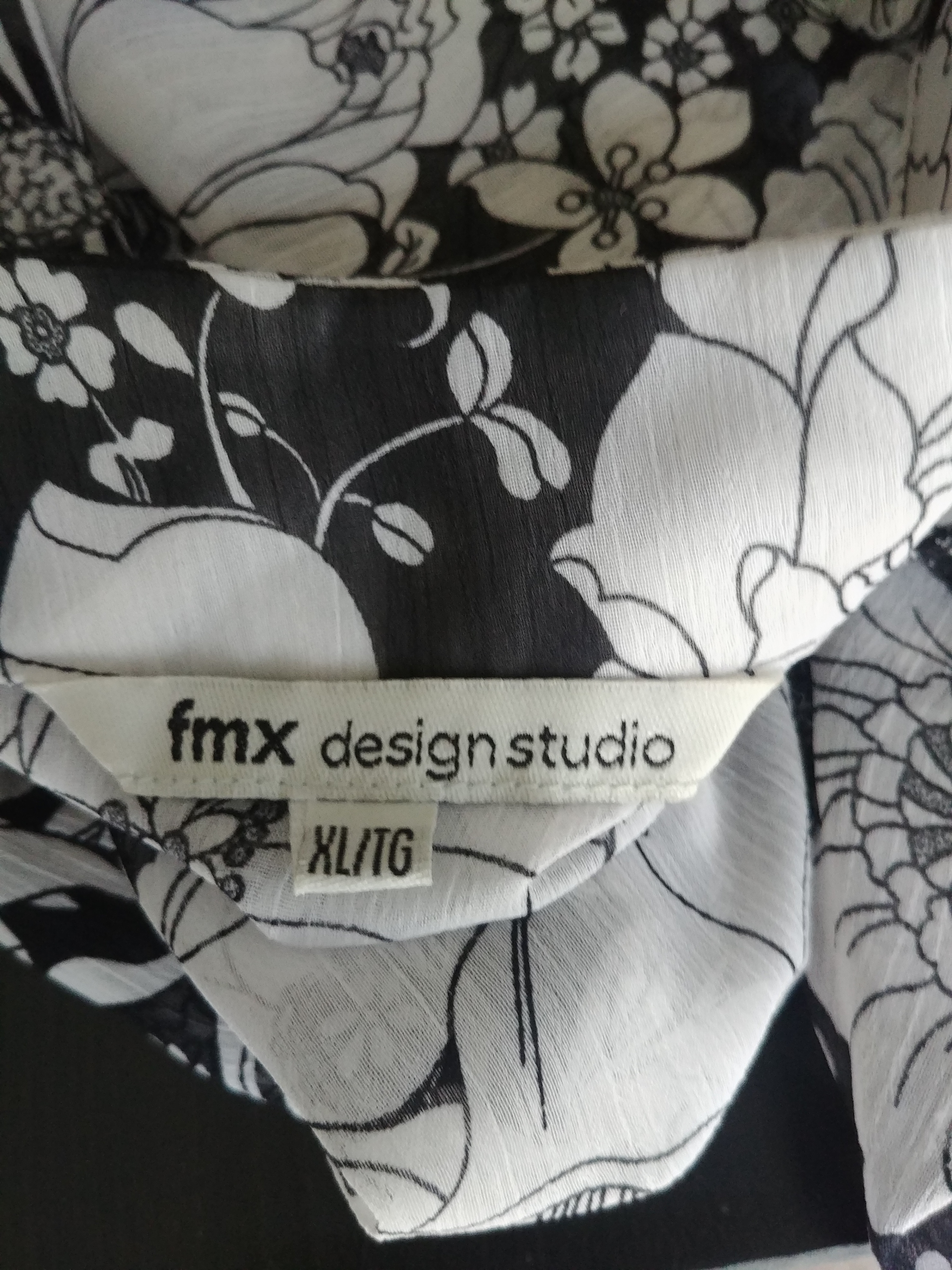 FMX Design Studio Sleeveless Floral Blouse - photo 2
