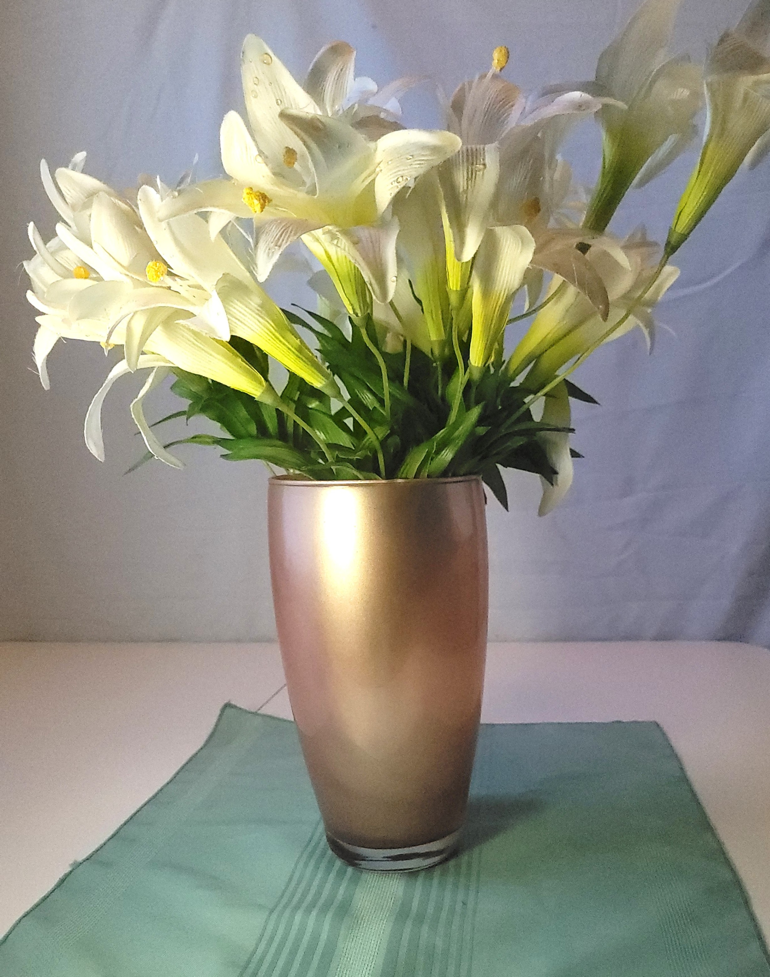 Faux Silk White Easter Lily Arrange. in Metallic Rose Gold Vase