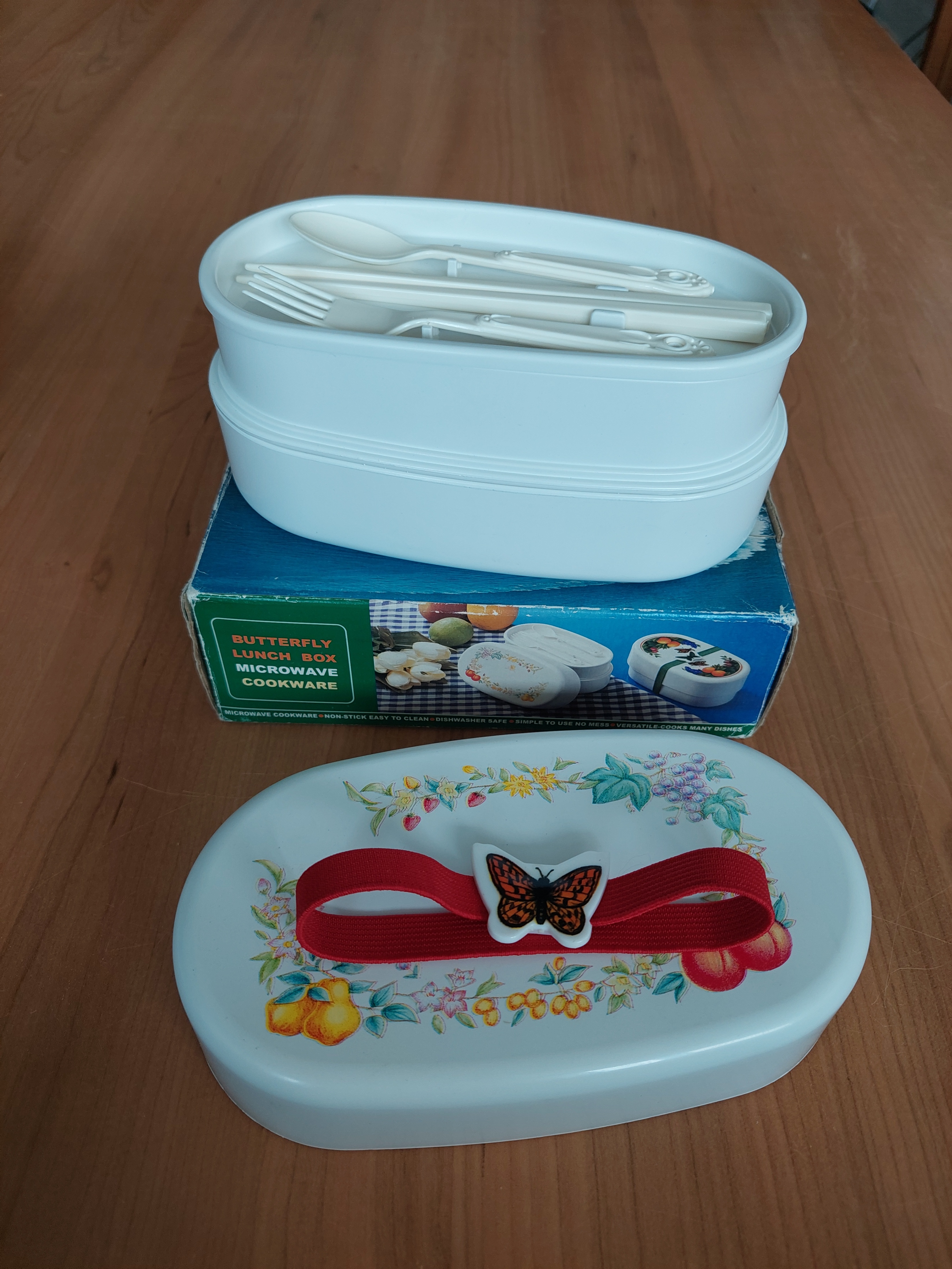 Butterfly Lunch Box with Cutlery Microwave Dishwasher Safe