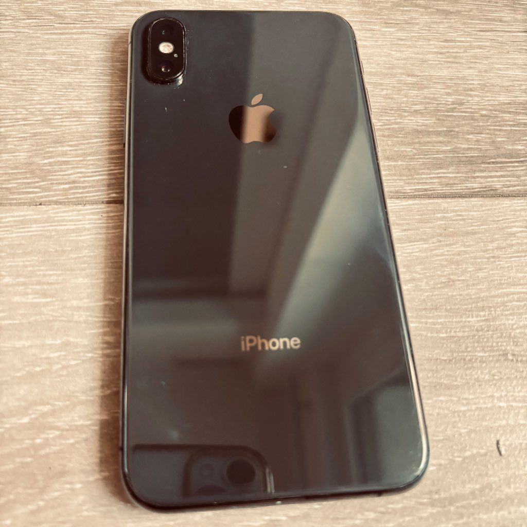 iPhone Xs - photo 3