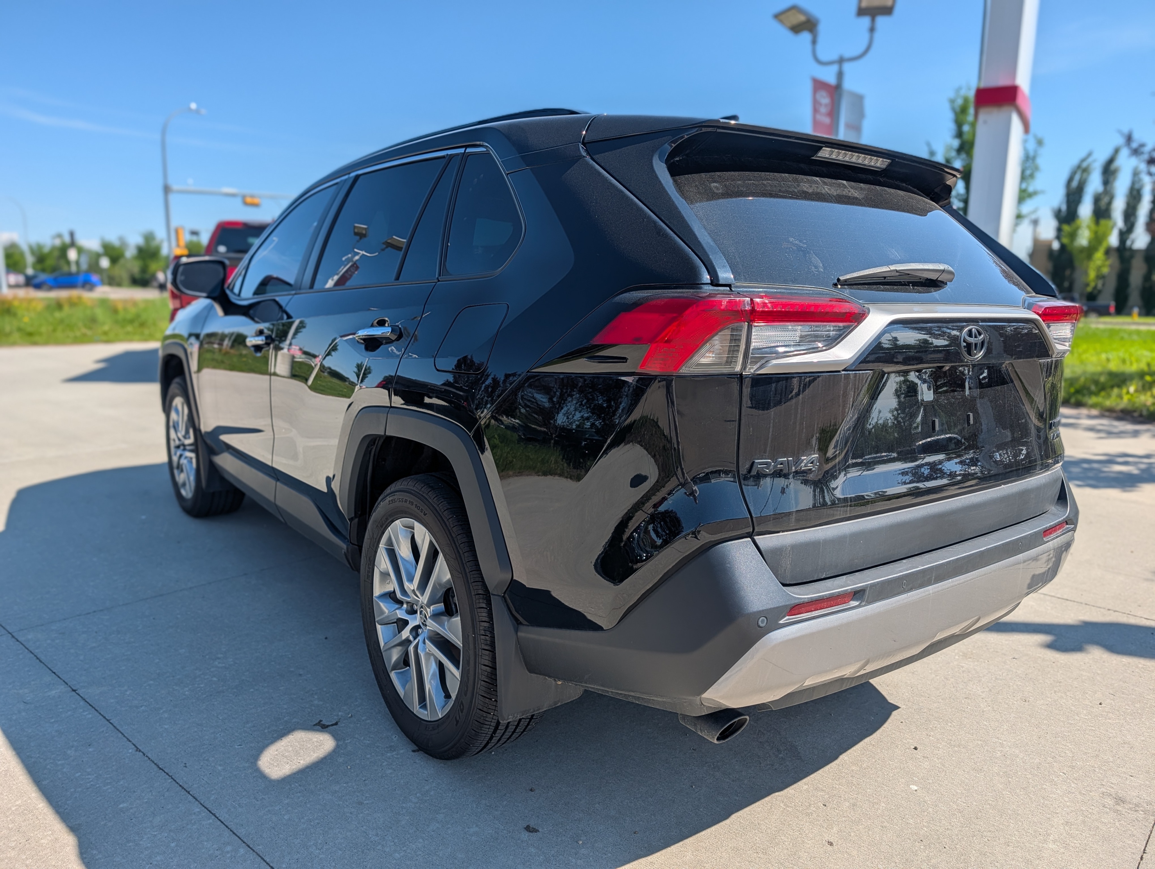2022 Toyota RAV4 - photo 5