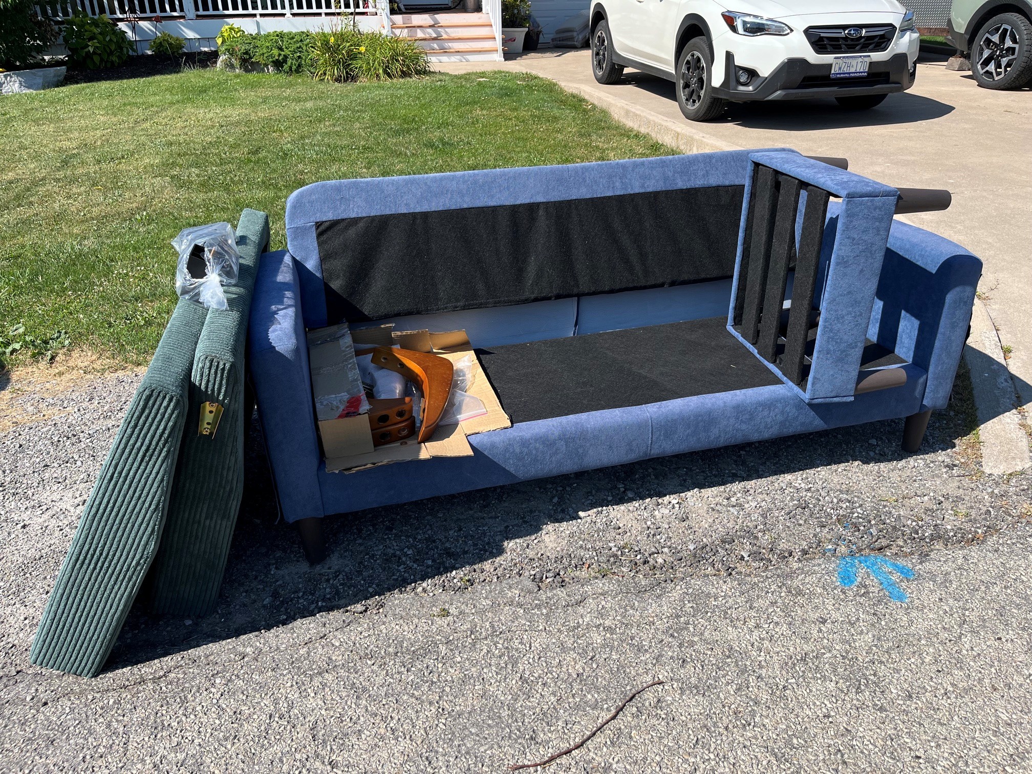 Free Stuff - New Couch (missing cushions) - Sectional