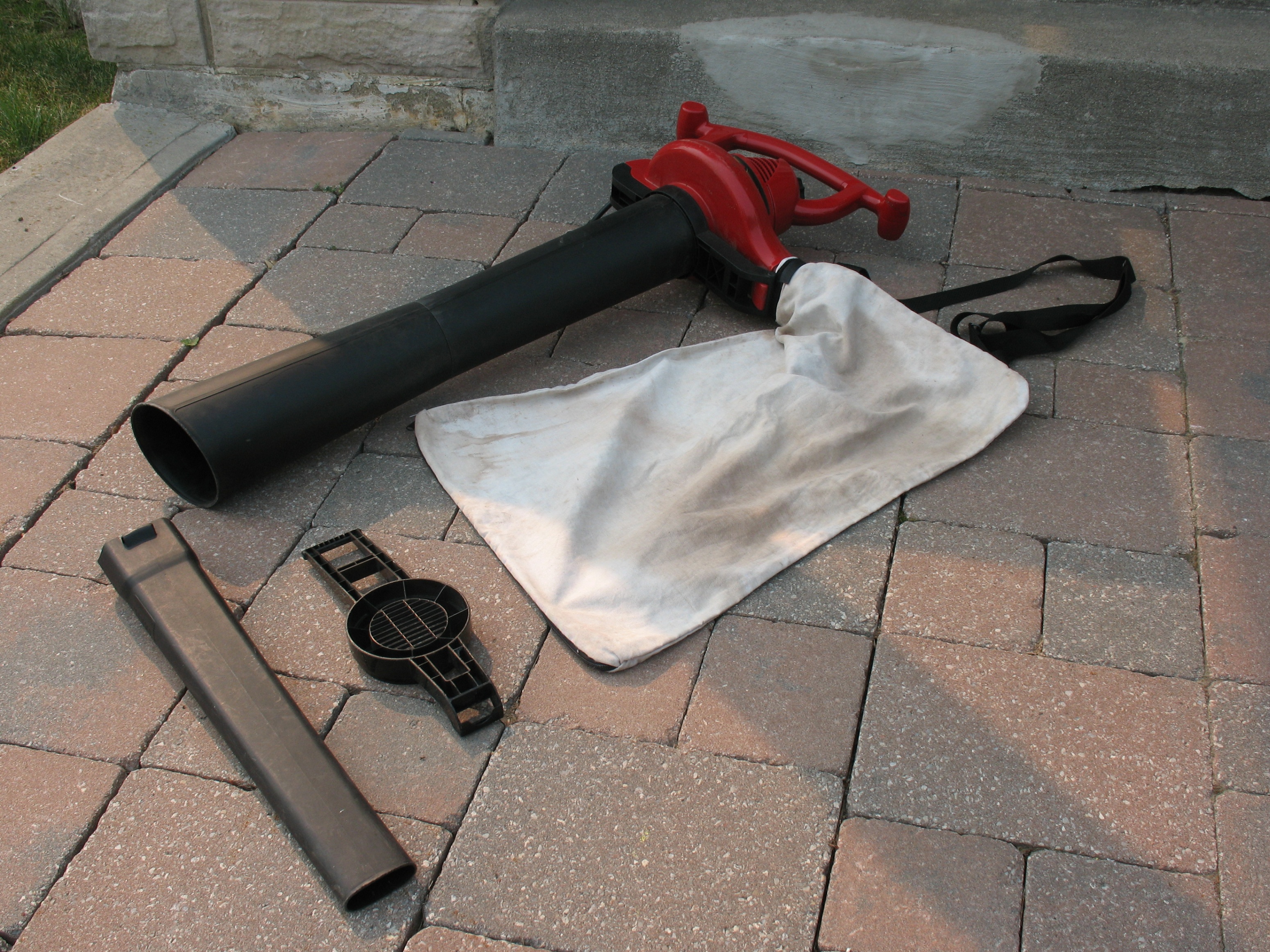 TORO Electric Leaf Blower and Vacuum - photo 3