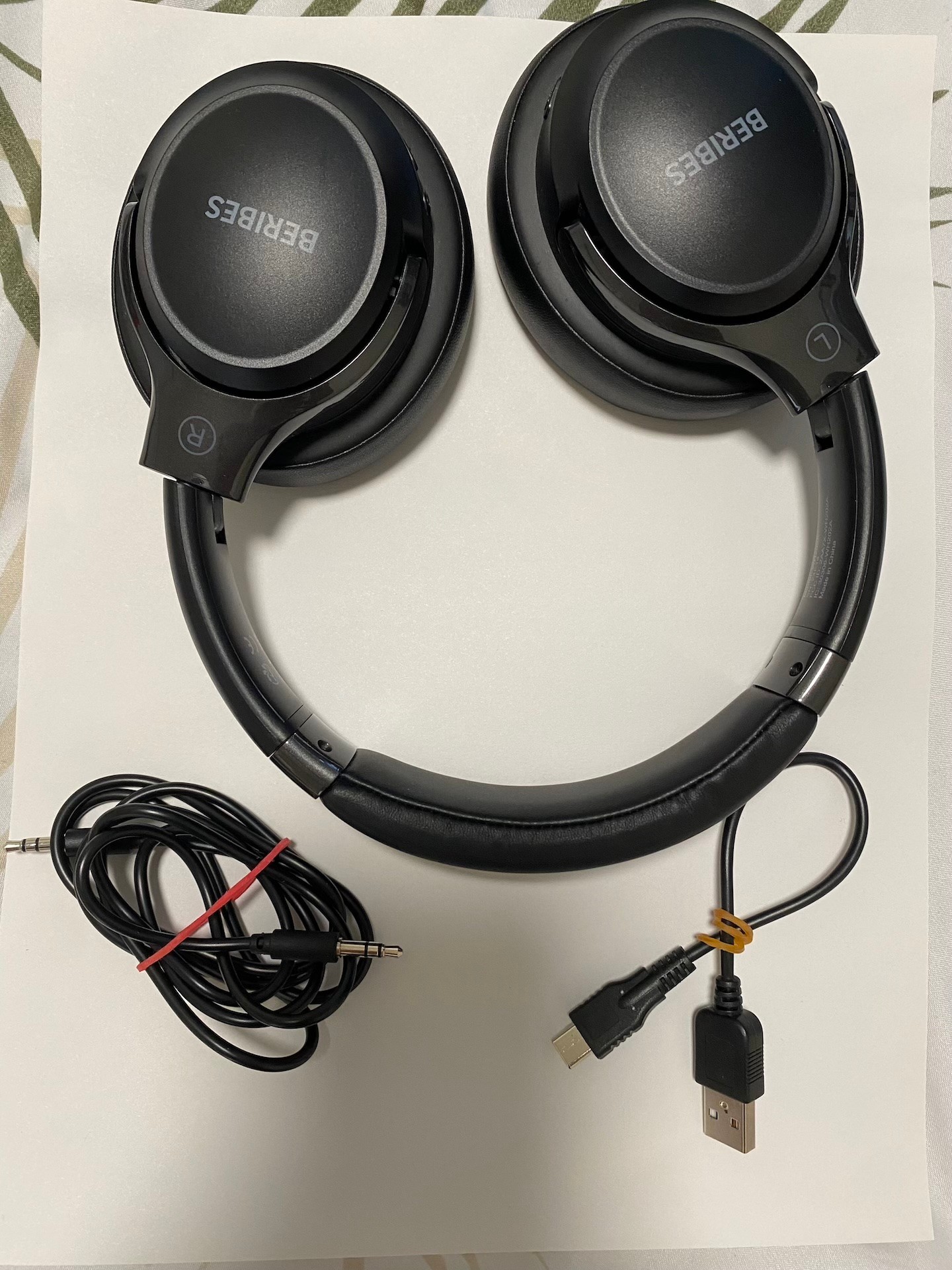 Bluetooth Over-Ear Headphones – Like New - used only once