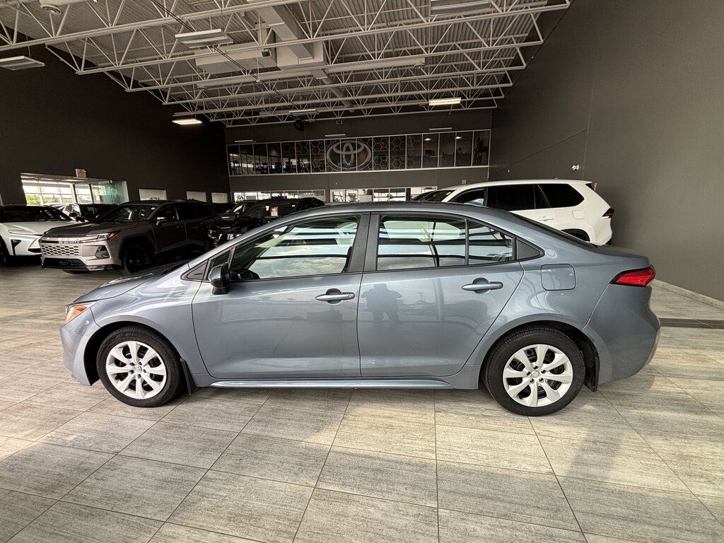 2025 Toyota Corolla - photo 2