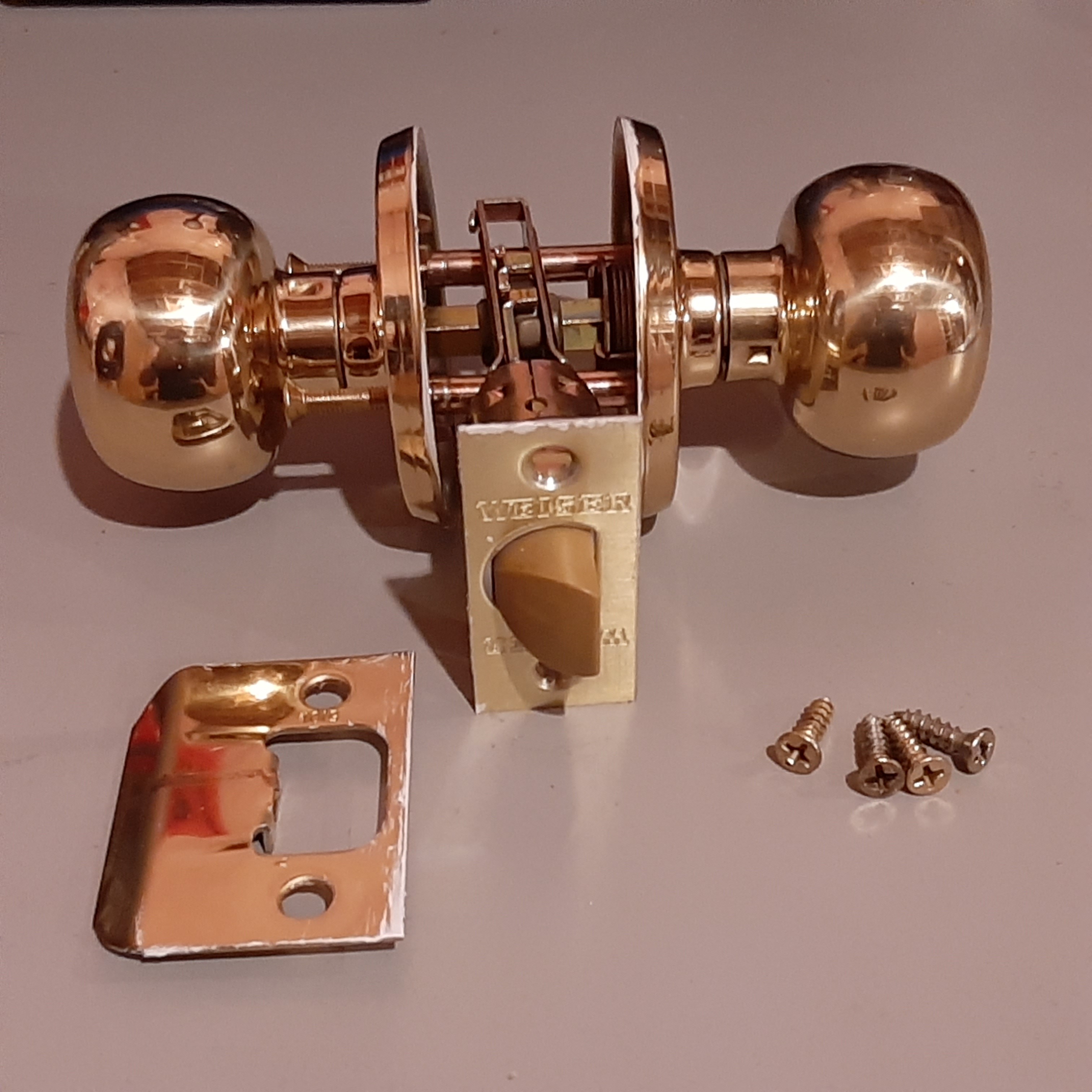 Set of 11 Weiser Gold Doorknobs - photo 3