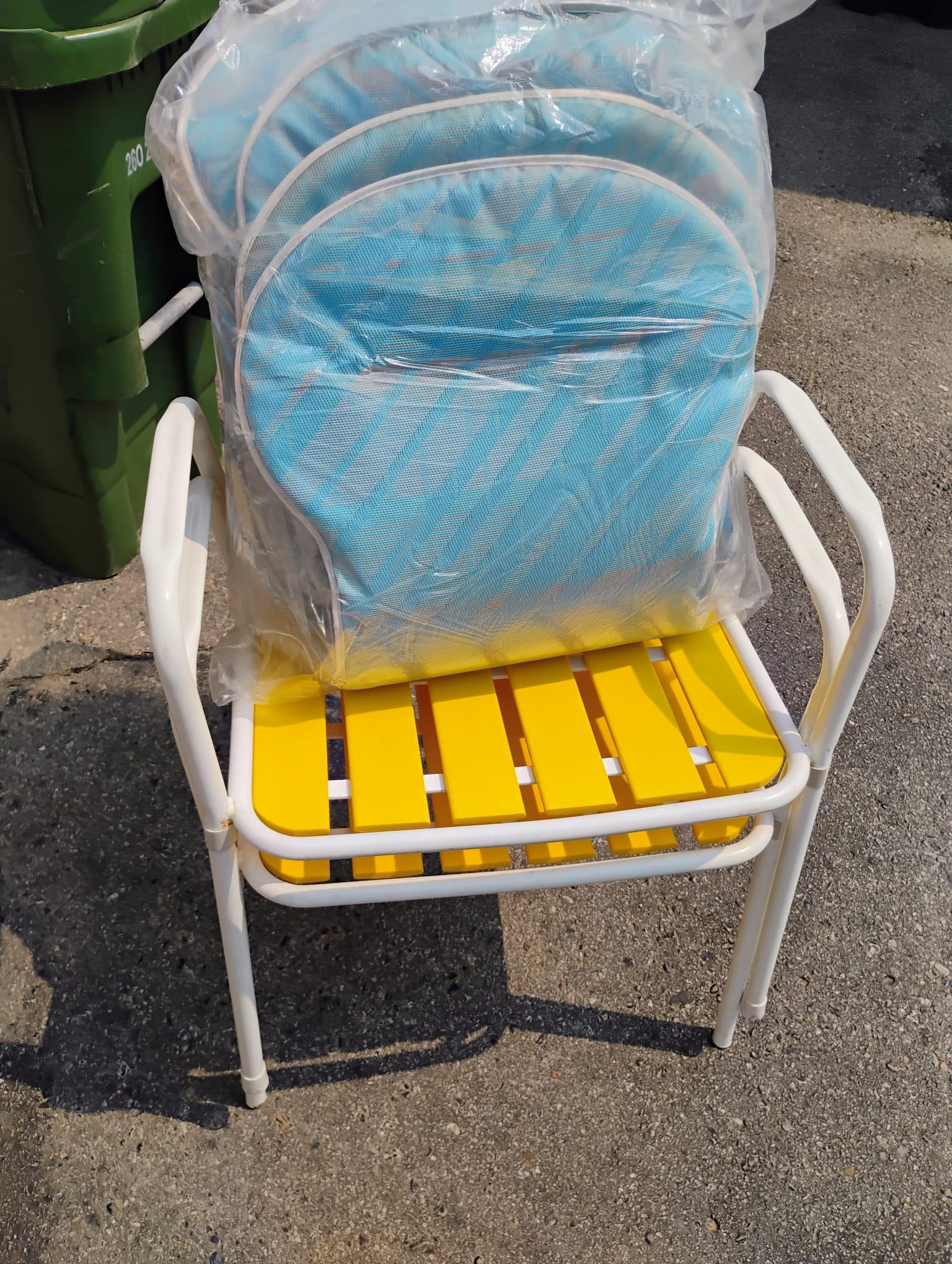 Vintage  Set of 4 Heavy Duty Patio Chairs - photo 2
