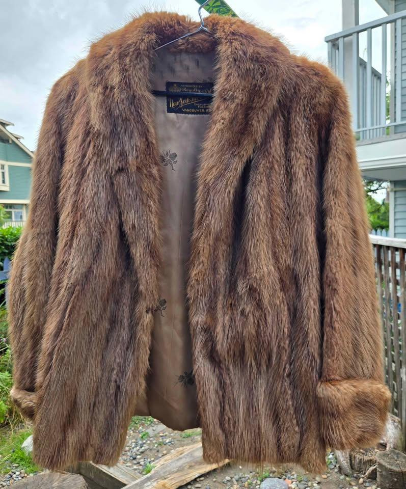 Vintage 1960s Genuine Fur Coat – Women's Medium – Made in Canada