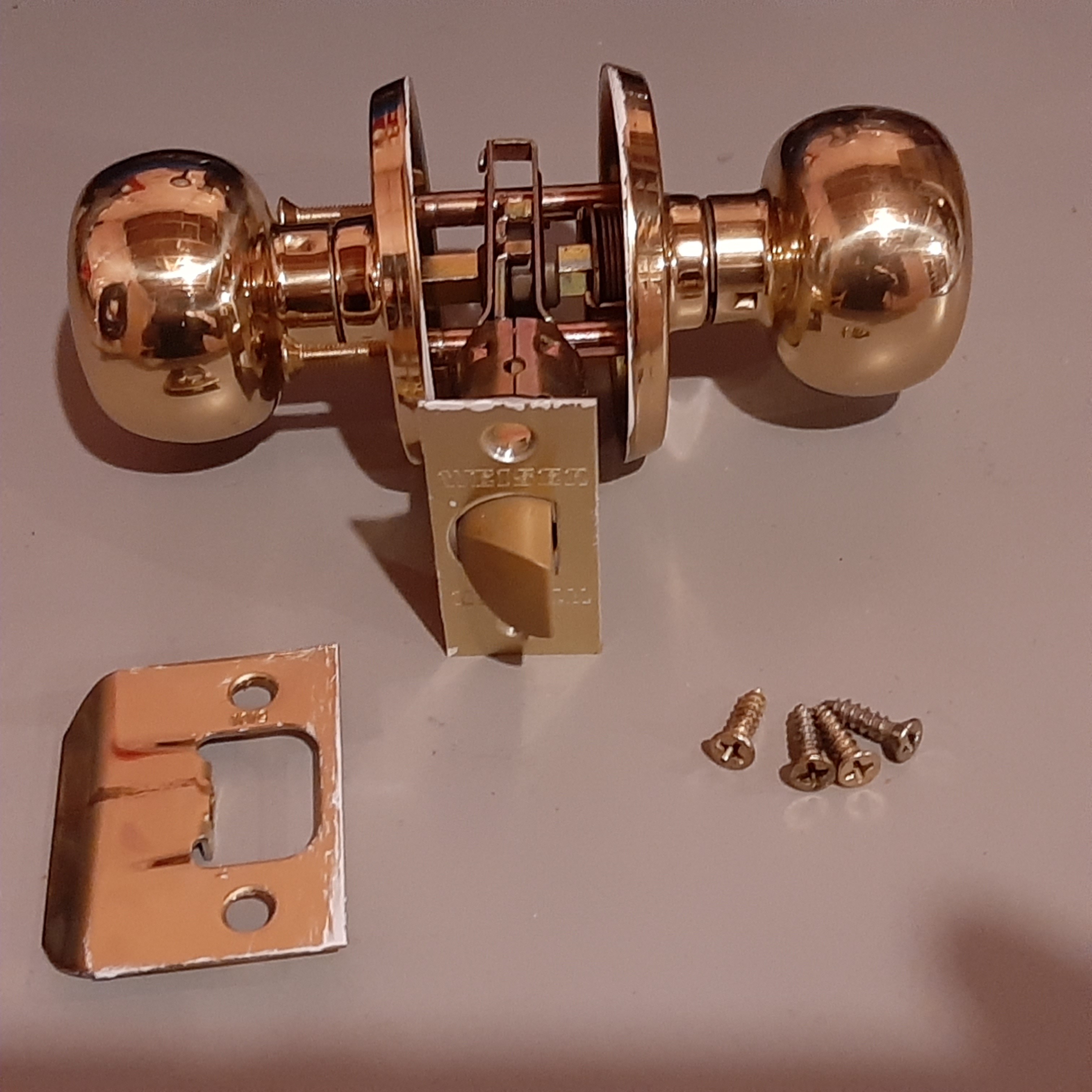 Set of 11 Weiser Gold Doorknobs - photo 2