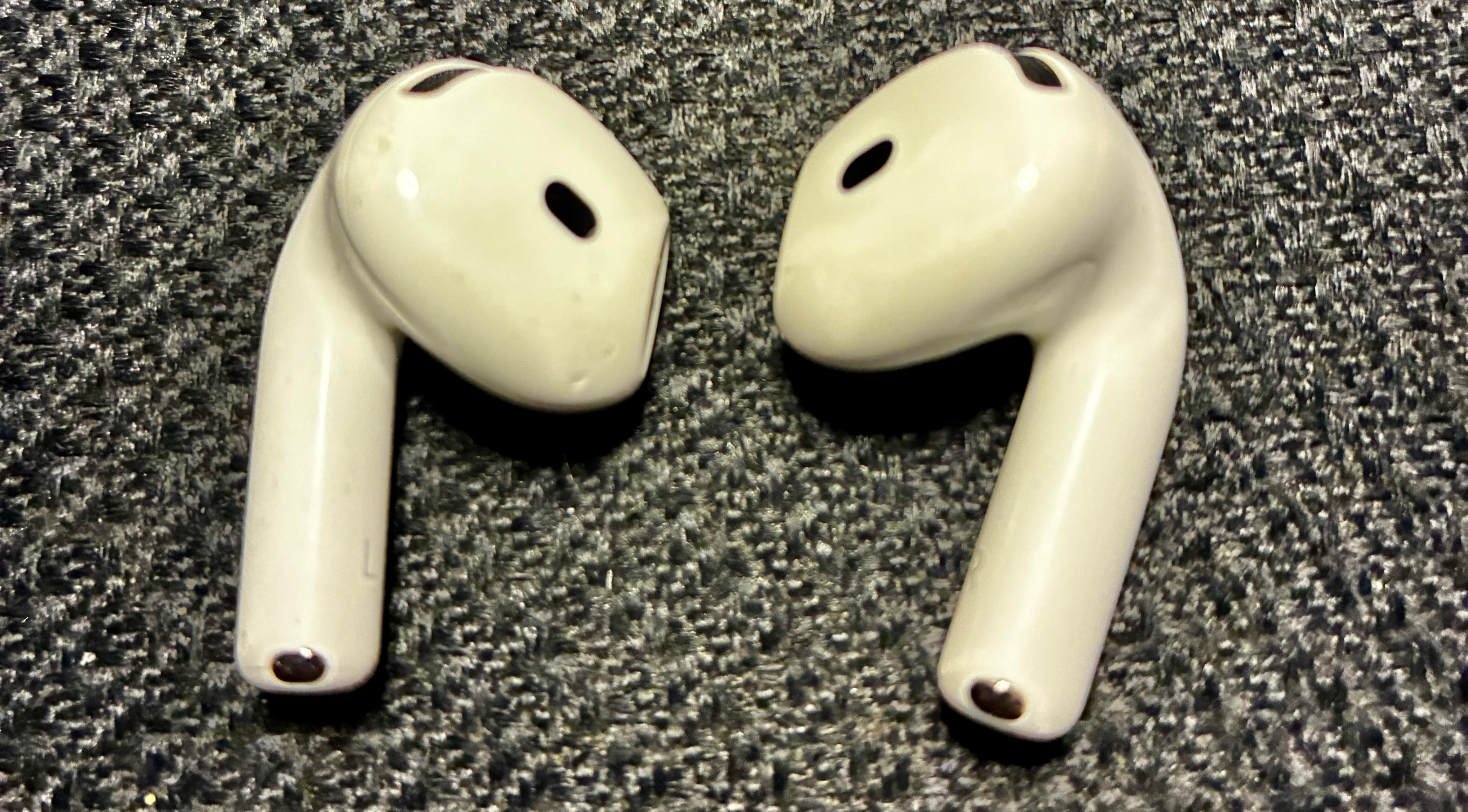 Apple AirPods PRISTINE AND CHEAP!! - photo 3