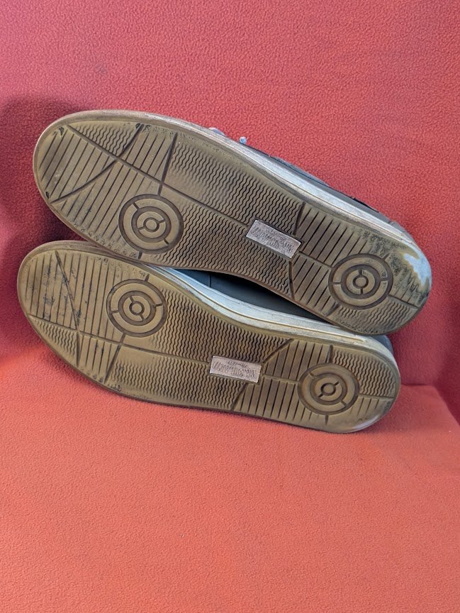 Mens brown laced shoes - size 10D - photo 4