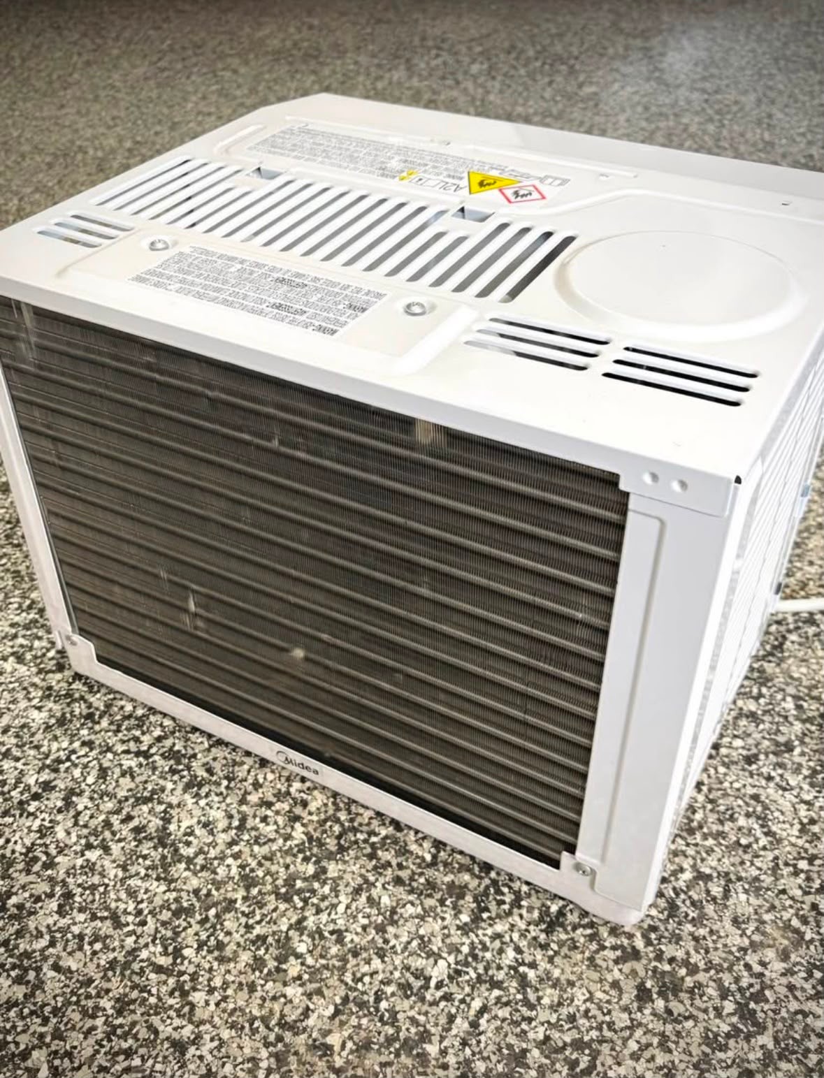 Midea 5,000 BTU Window Air Conditioner – Excellent Condition - photo 4