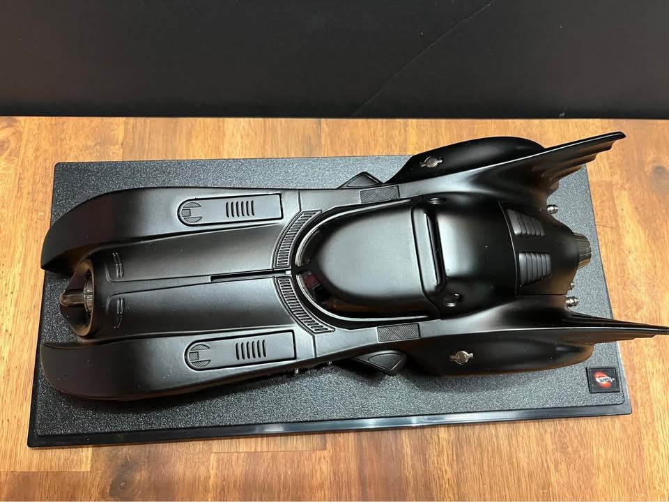 Hot Wheels 1989 Batmobile 1:18 scale Metal - photo 4
