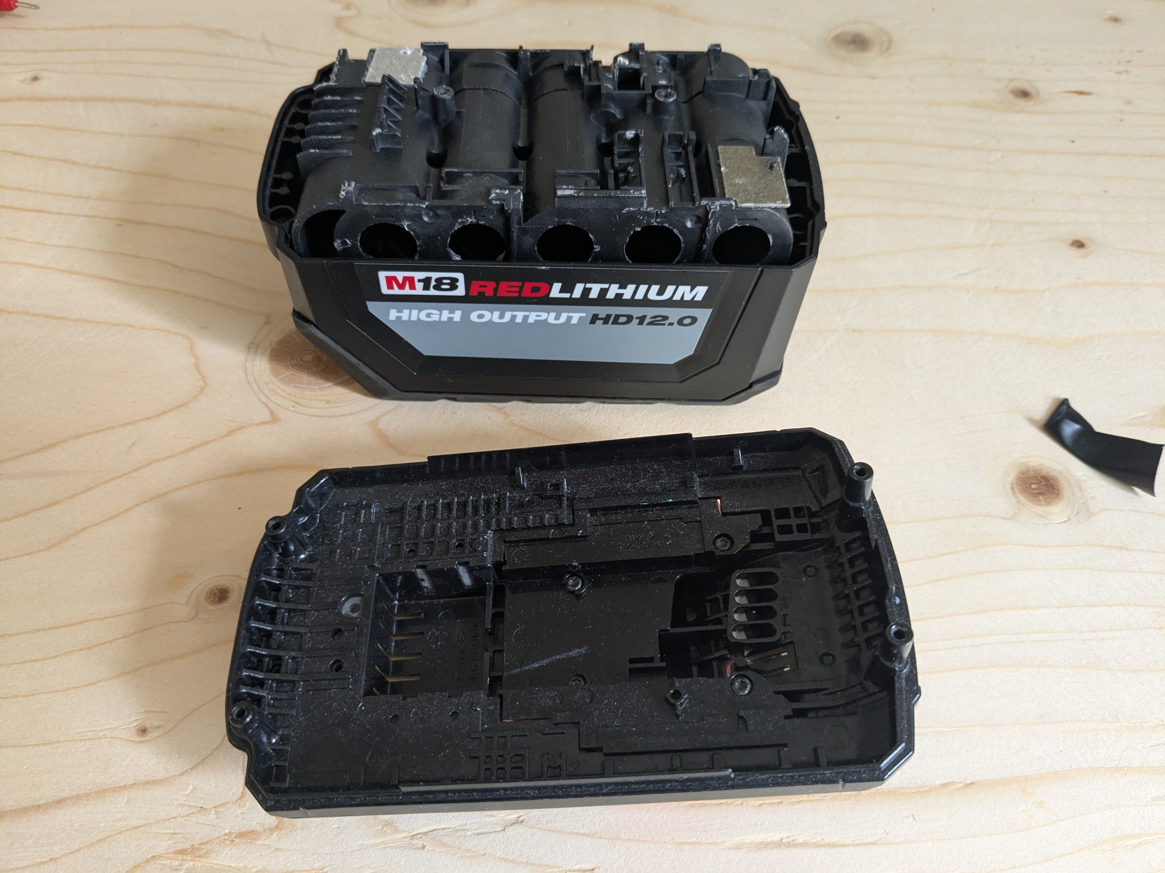 Milwaukke M18 HD12 battery enclosure (repairs/spare parts) - photo 2