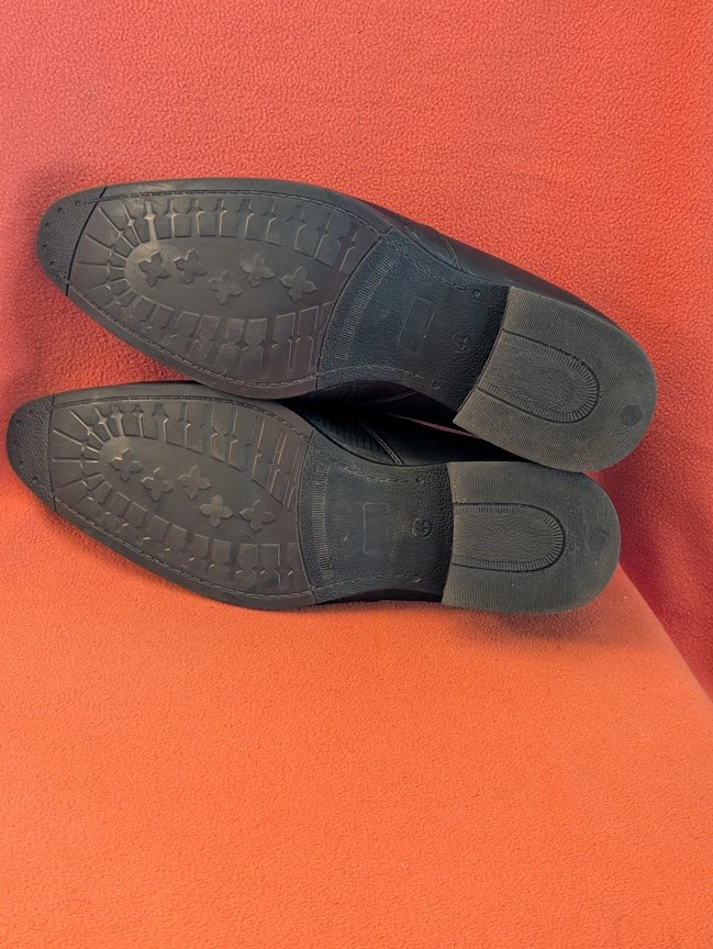 Mens black slip on shoes - size 10 - photo 4