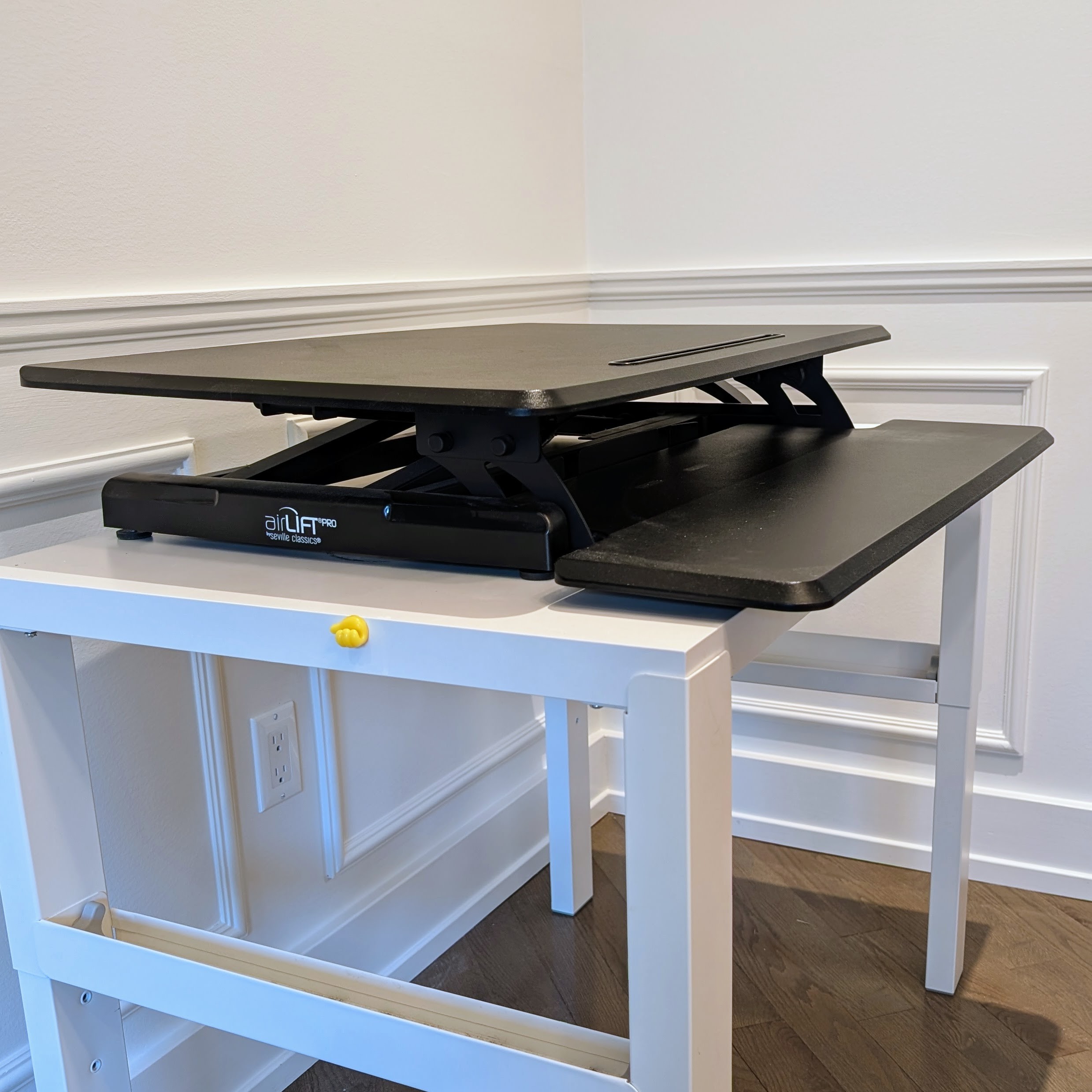 Airlift Pro Standing Desk Converter - photo 2