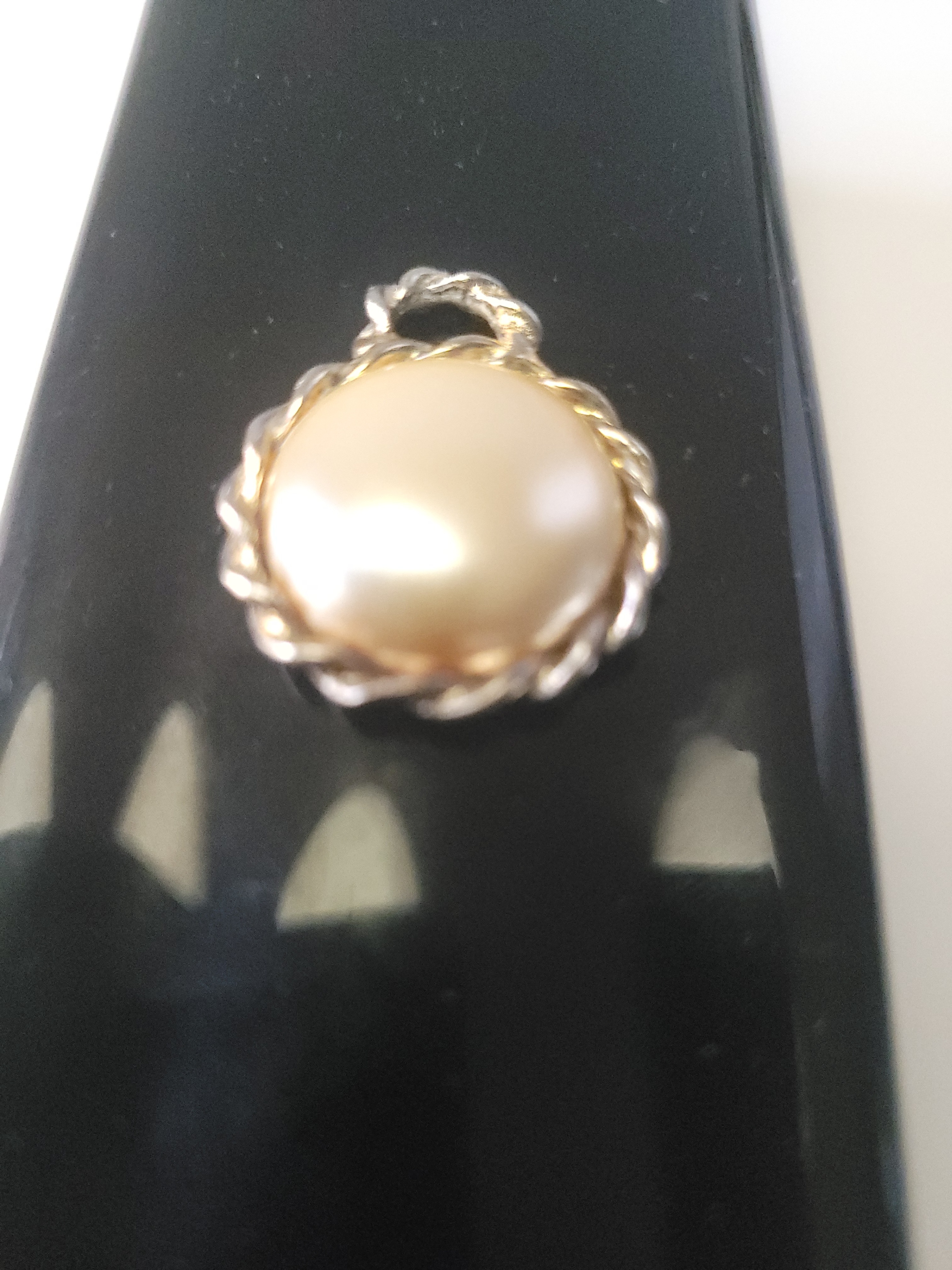 Faux Pearl Twisted Rope Border Pendant Charm 1970s - photo 5