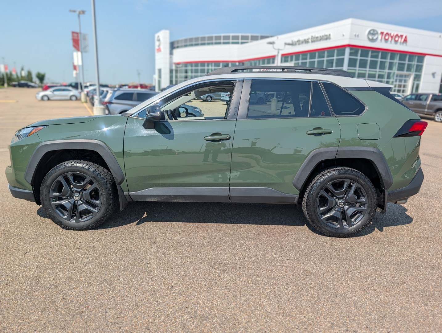 2024 Toyota RAV4 - photo 3