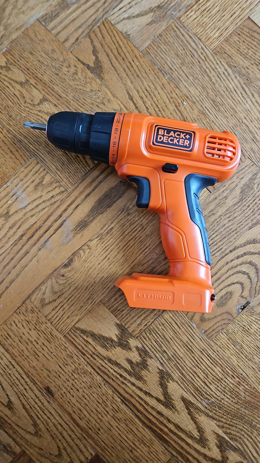 BLACK+DECKER 20V MAX* Cordless Drill Kit, 100 pc. - photo 4