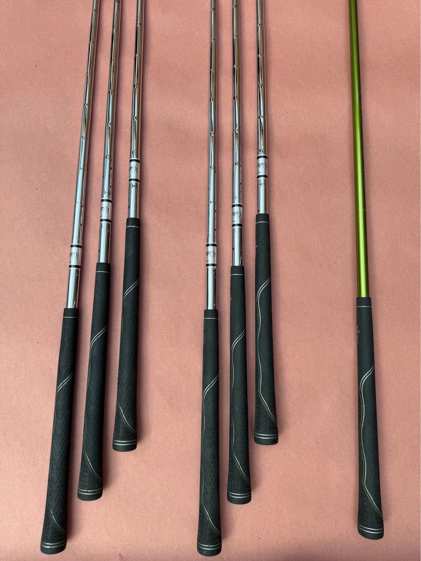 Walter Hagen AWS Set 4-9 Irons + 3 Hybrid w/Aldila NV 85-R Shaft - photo 2