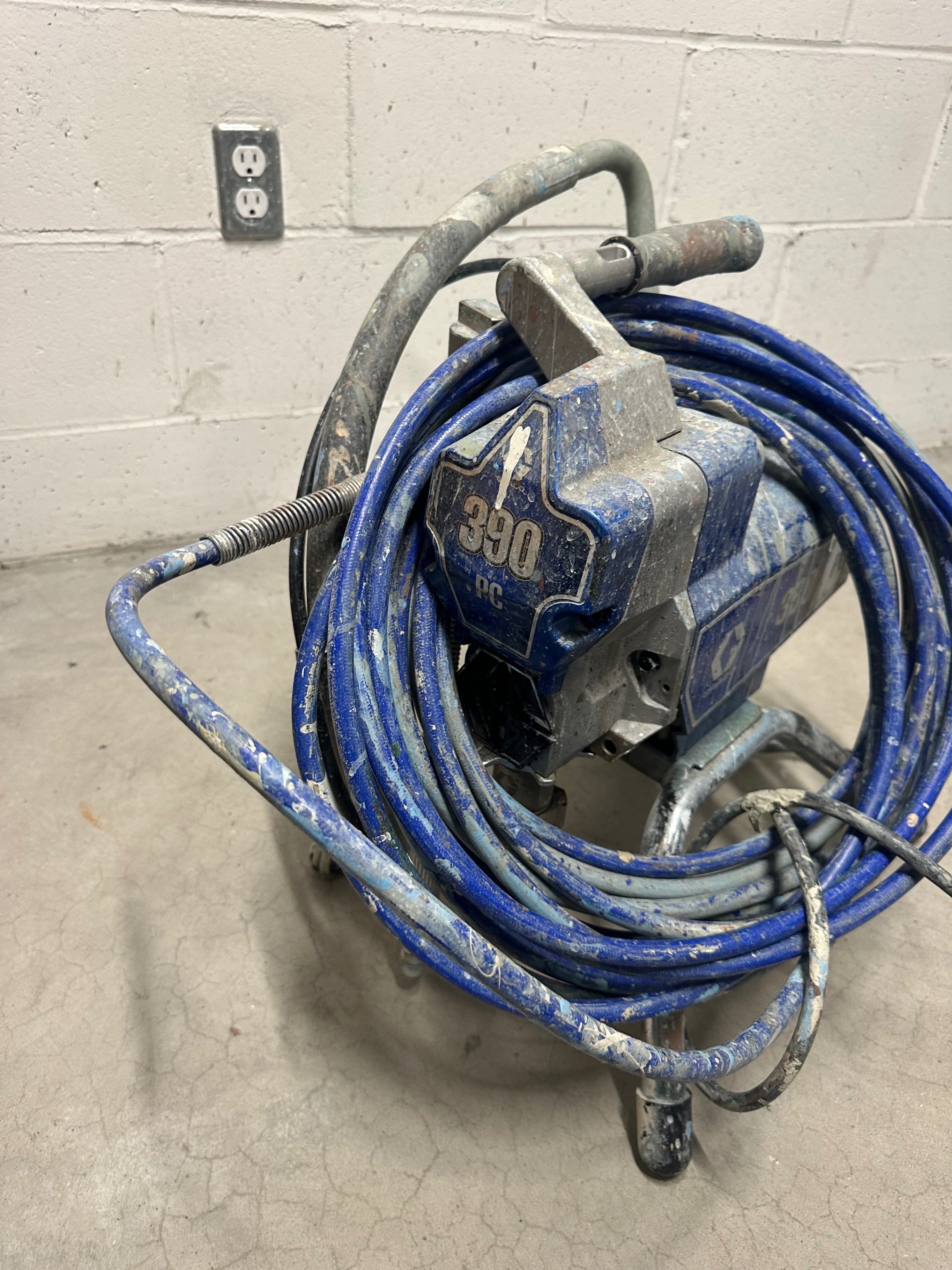 Graco 390 PC Airless Paint Sprayer - photo 3