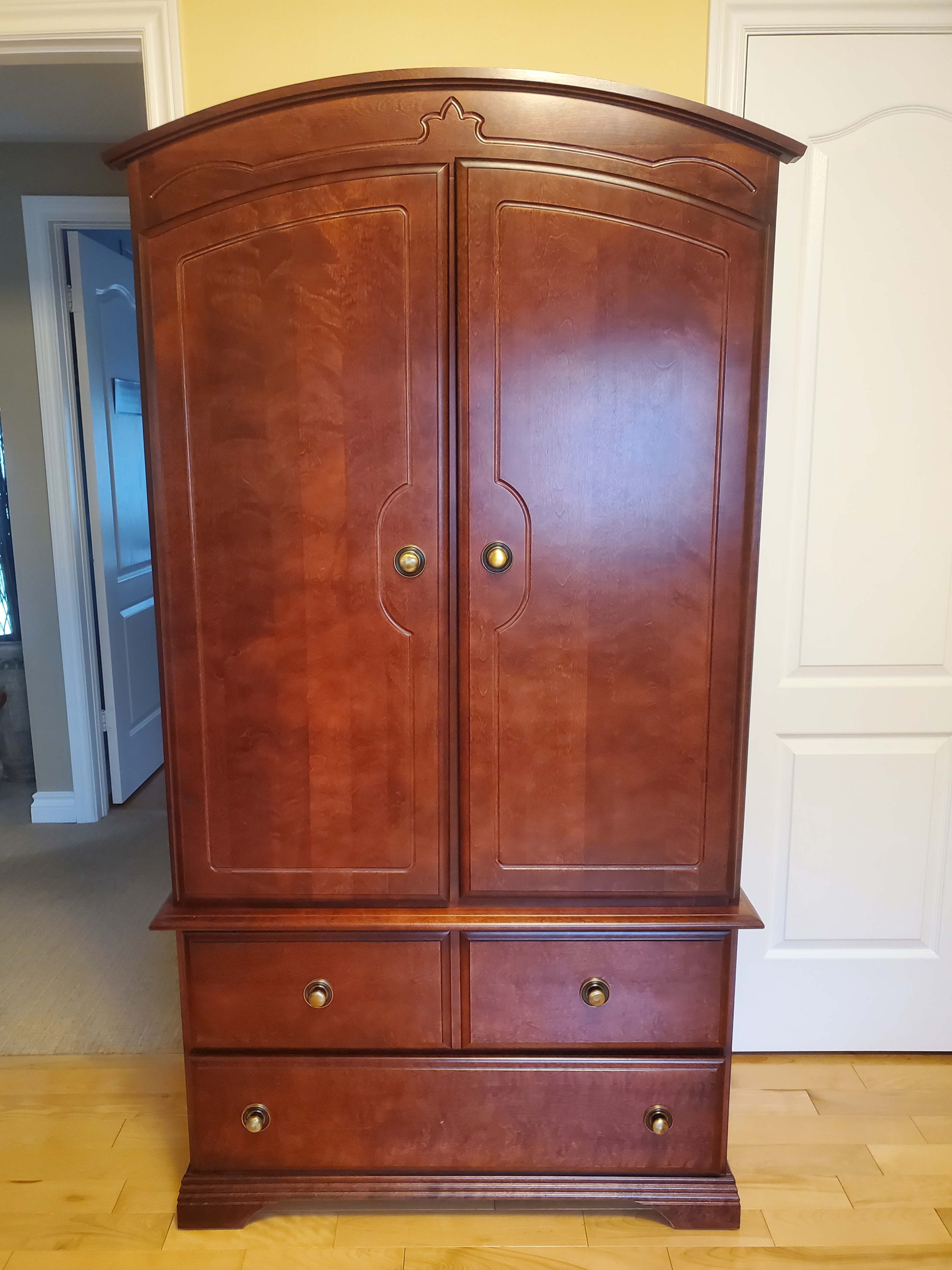 Solid Wood Canadian-Made Bedroom Furniture Set - photo 3