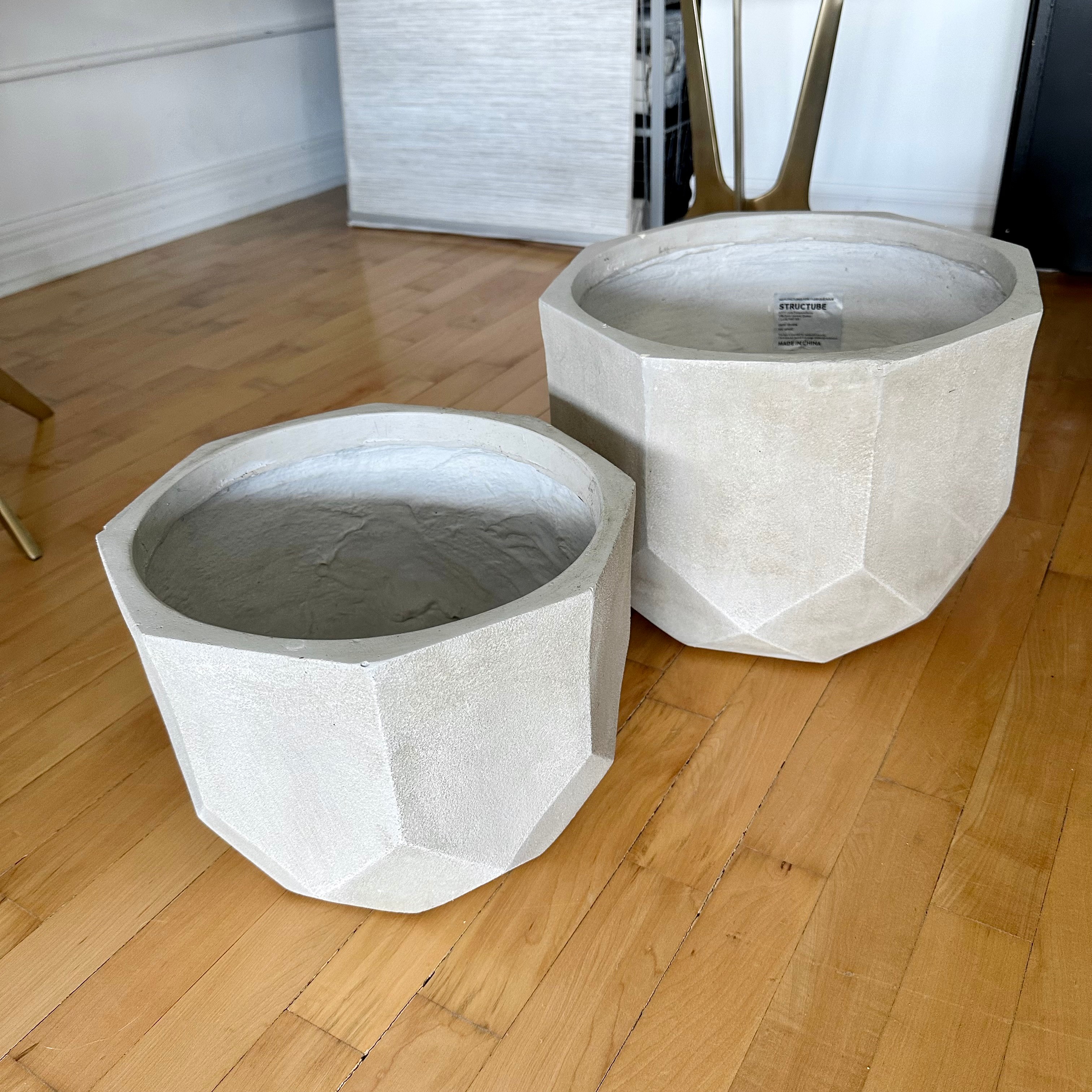Structube Bikka Concrete Planter Set