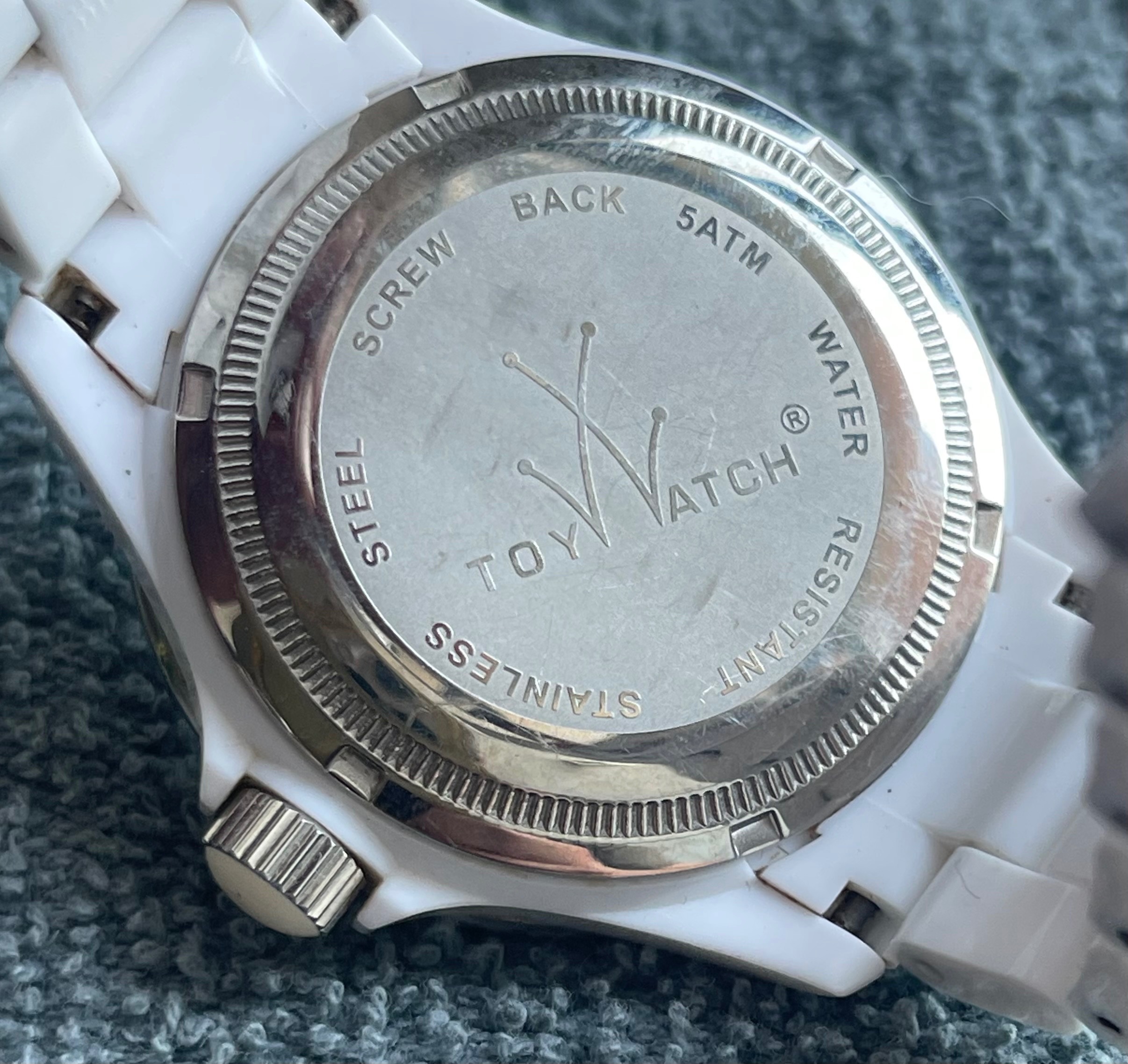 Vintage ToyWatch White Plasteramic Crystal Bezel Watch - photo 5