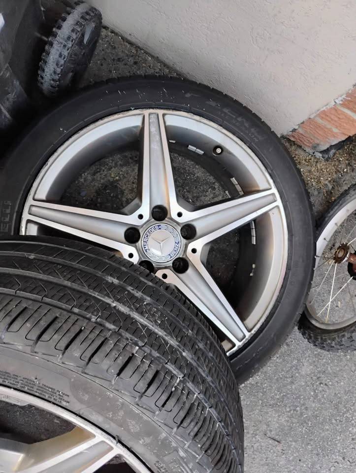 Set of 2 Mercedes 5 Star AMG Aluminum 18" Rims w/ Pirelli - photo 4